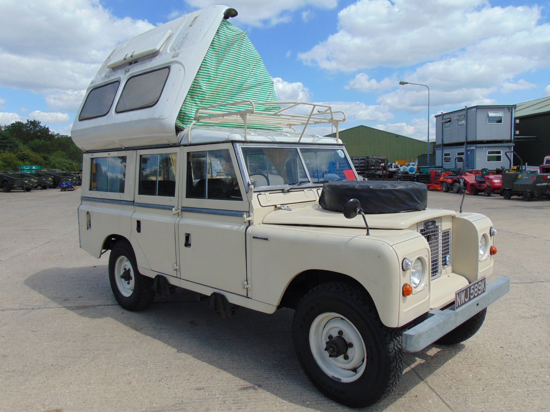 Stunning 1971 Land Rover Series IIA Dormobile Carawagon - Image 2 of 46