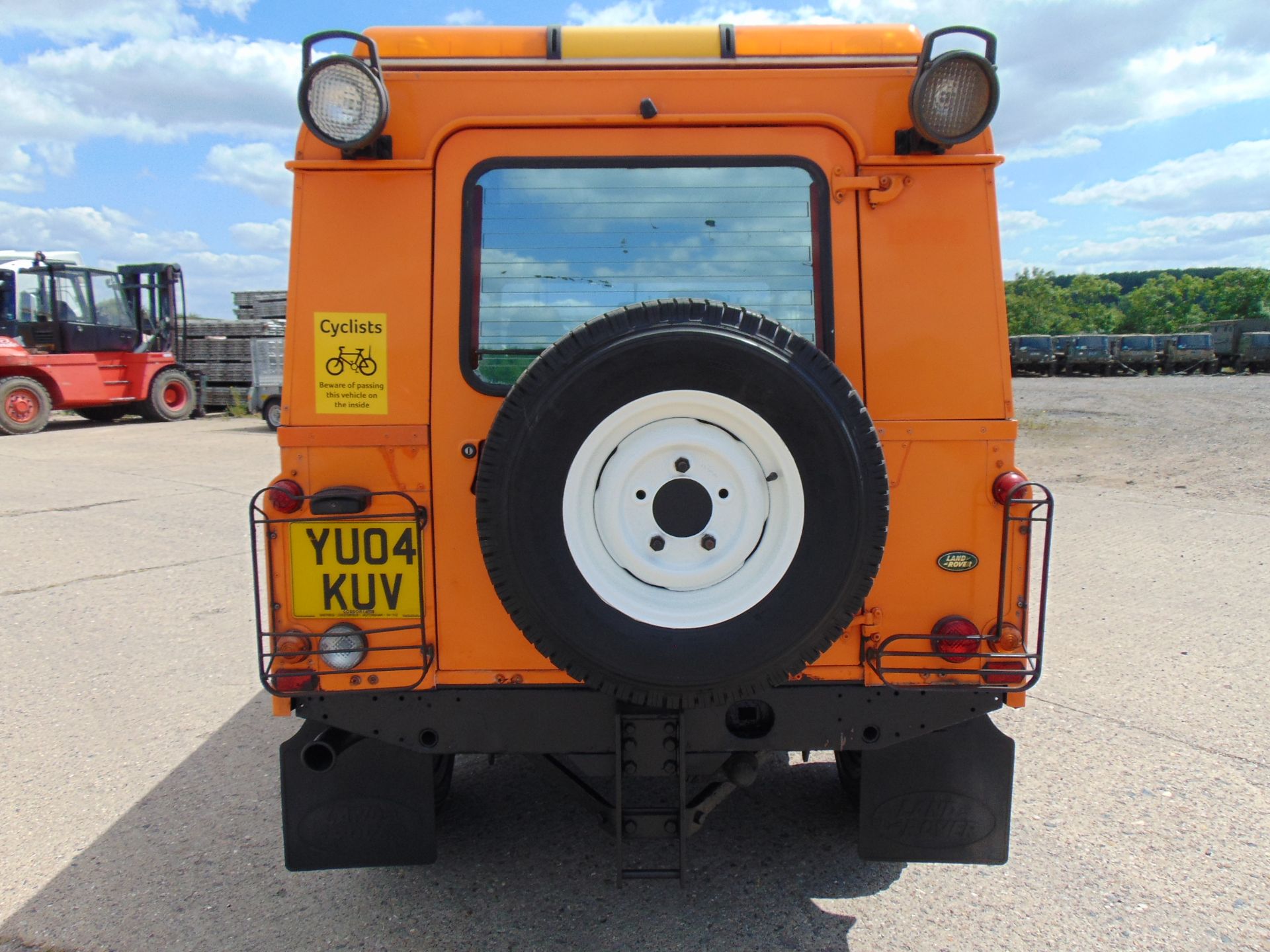 Land Rover 110 TD5 Hard Top - Image 7 of 17
