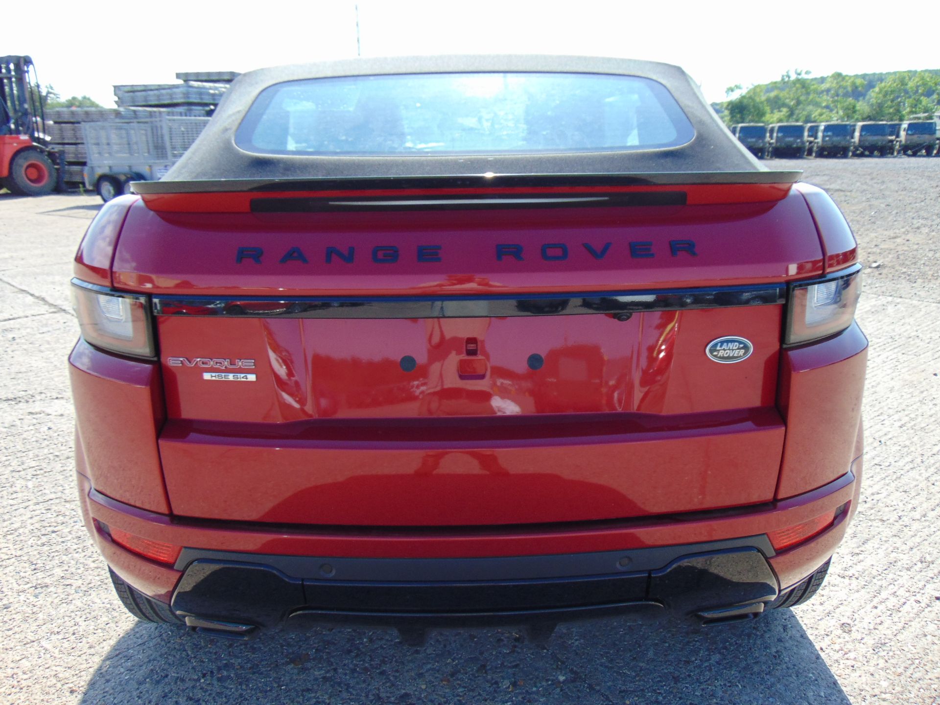 NEW UNUSED Range Rover Evoque 2.0 i4 HSE Dynamic Convertible - Image 14 of 39