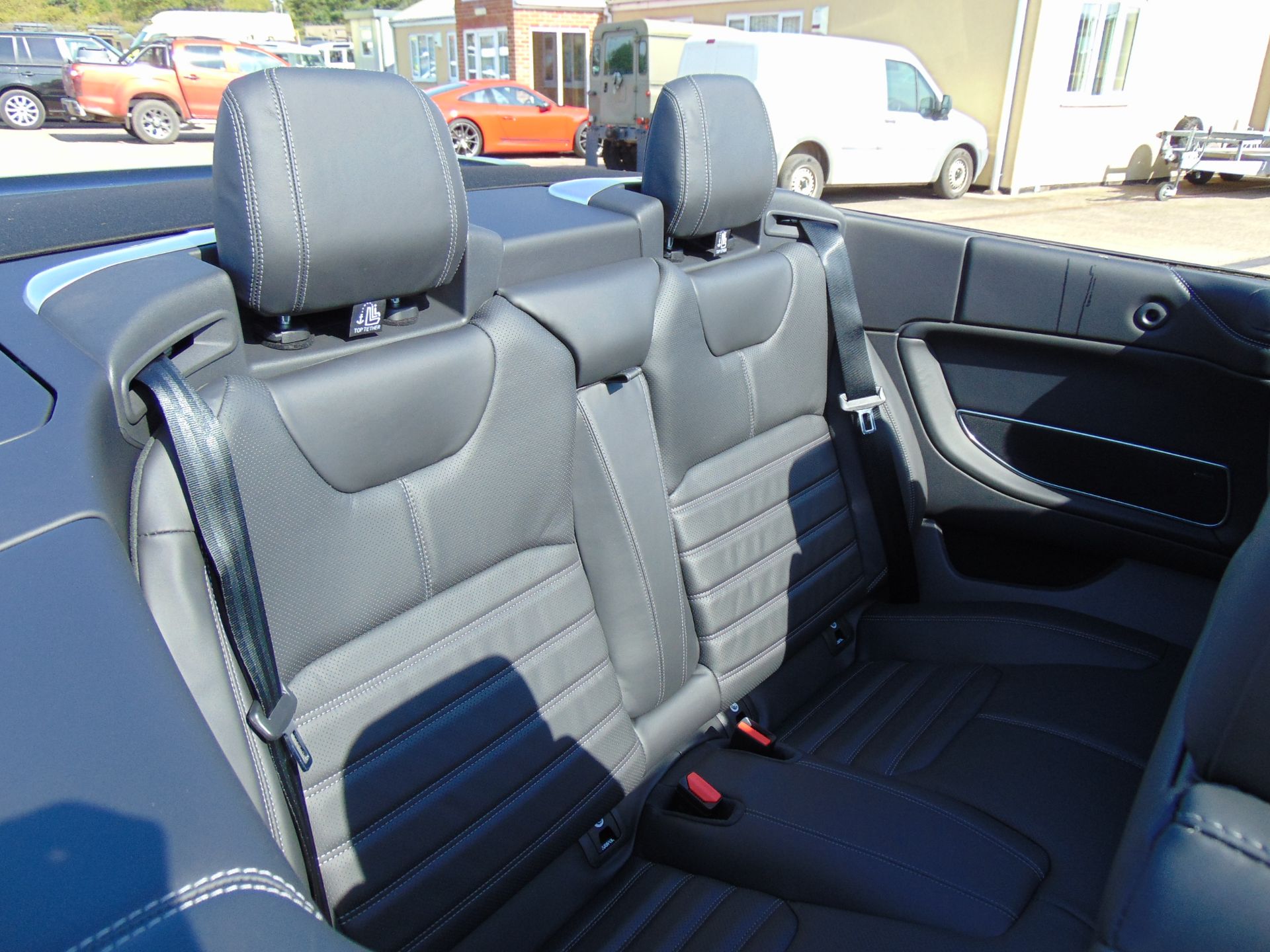 NEW UNUSED Range Rover Evoque 2.0 i4 HSE Dynamic Convertible - Image 36 of 39