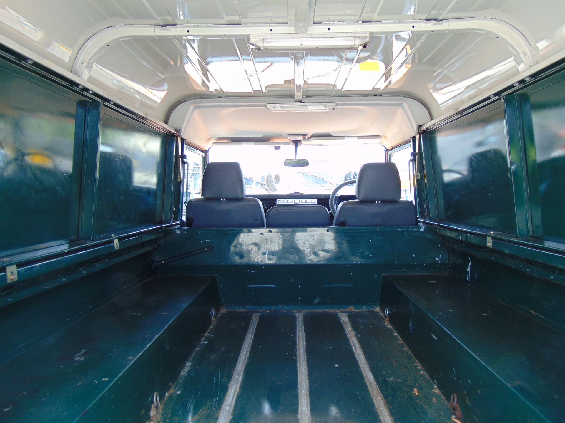 Land Rover 110 TD5 Hard Top - Image 15 of 17