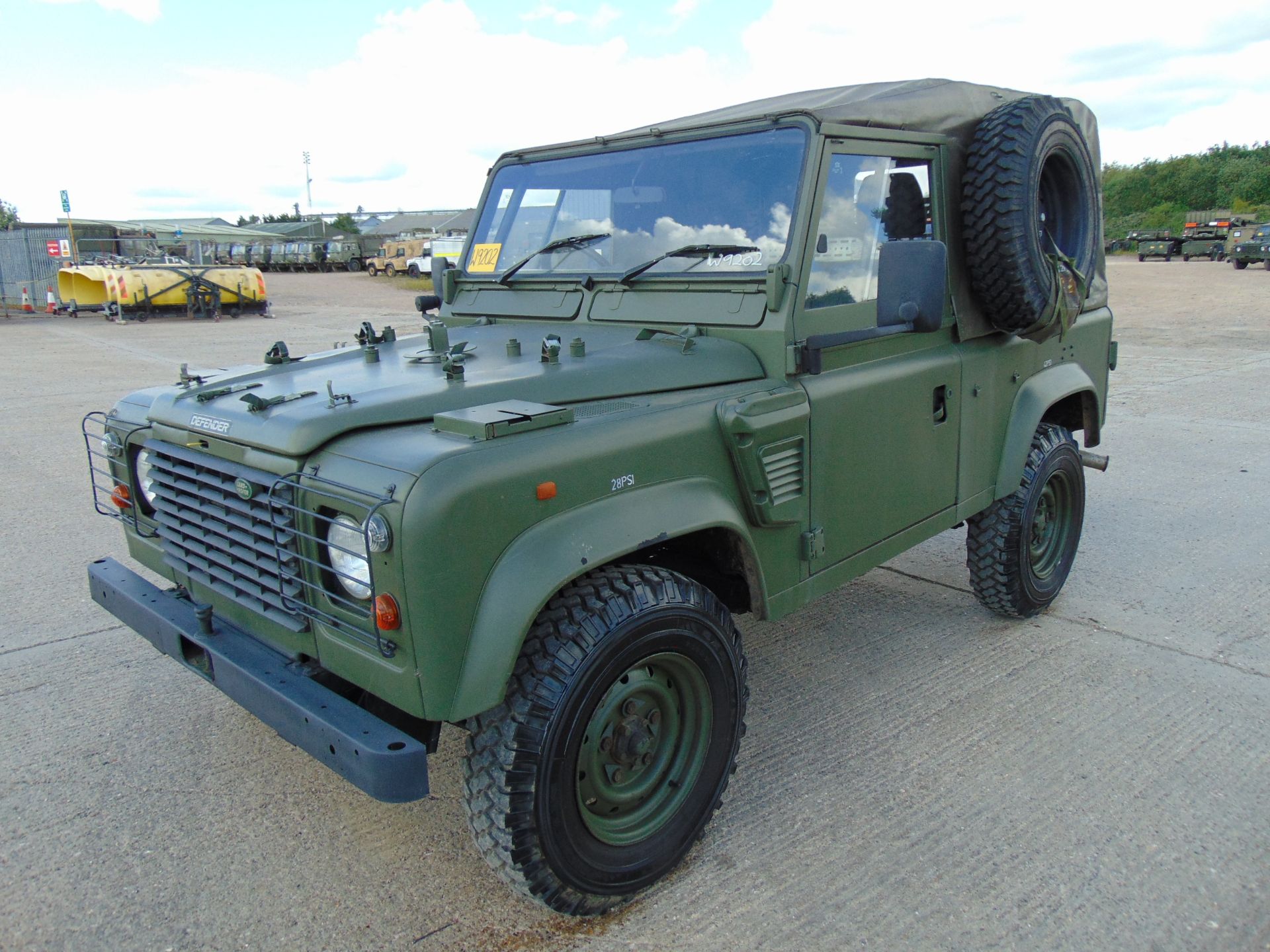 Land Rover Wolf 90 Soft Top - Image 3 of 26