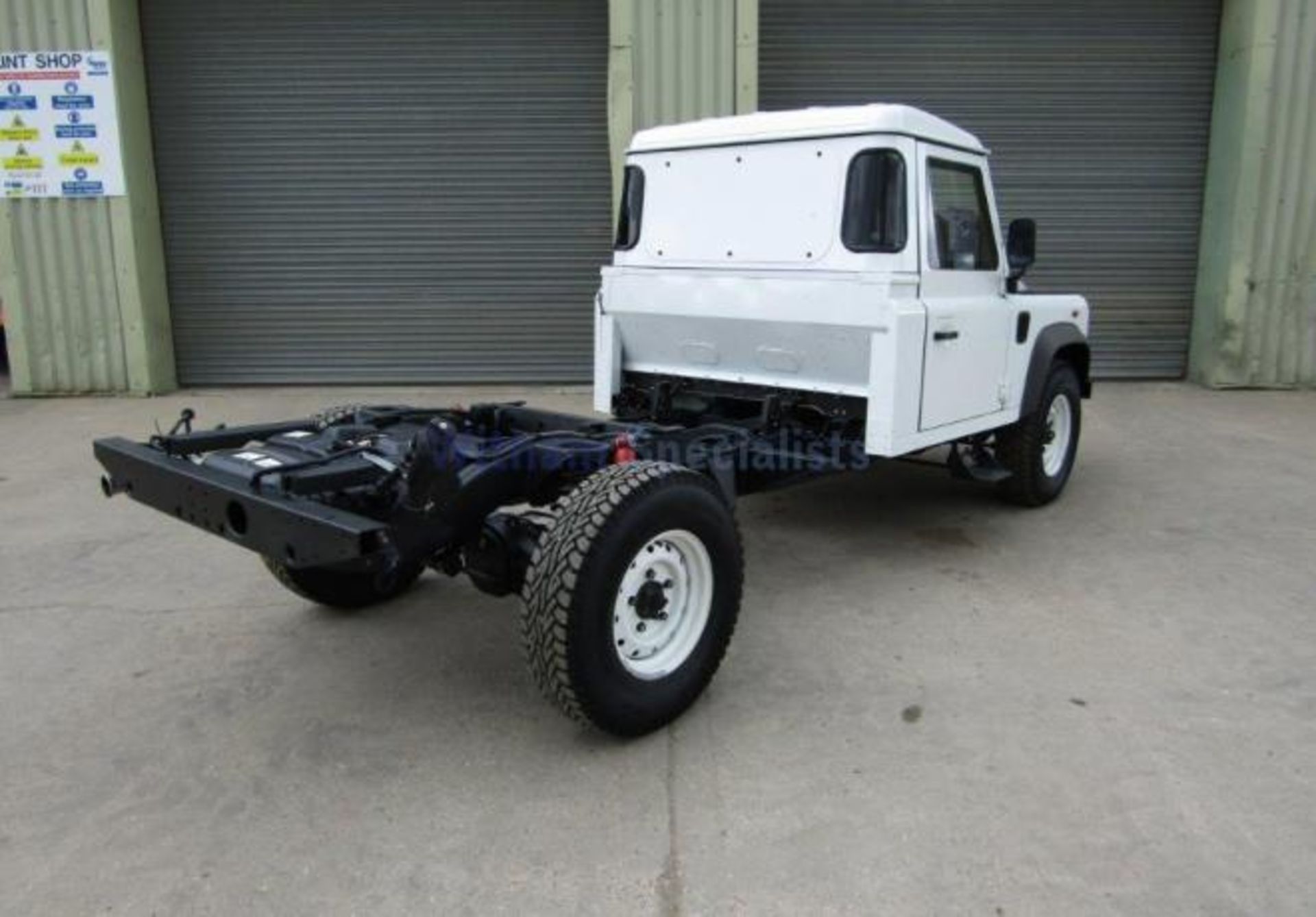 NEW UNUSED Export Specification Land Rover Defender Armoured 130 Chassis Cab - Image 6 of 19