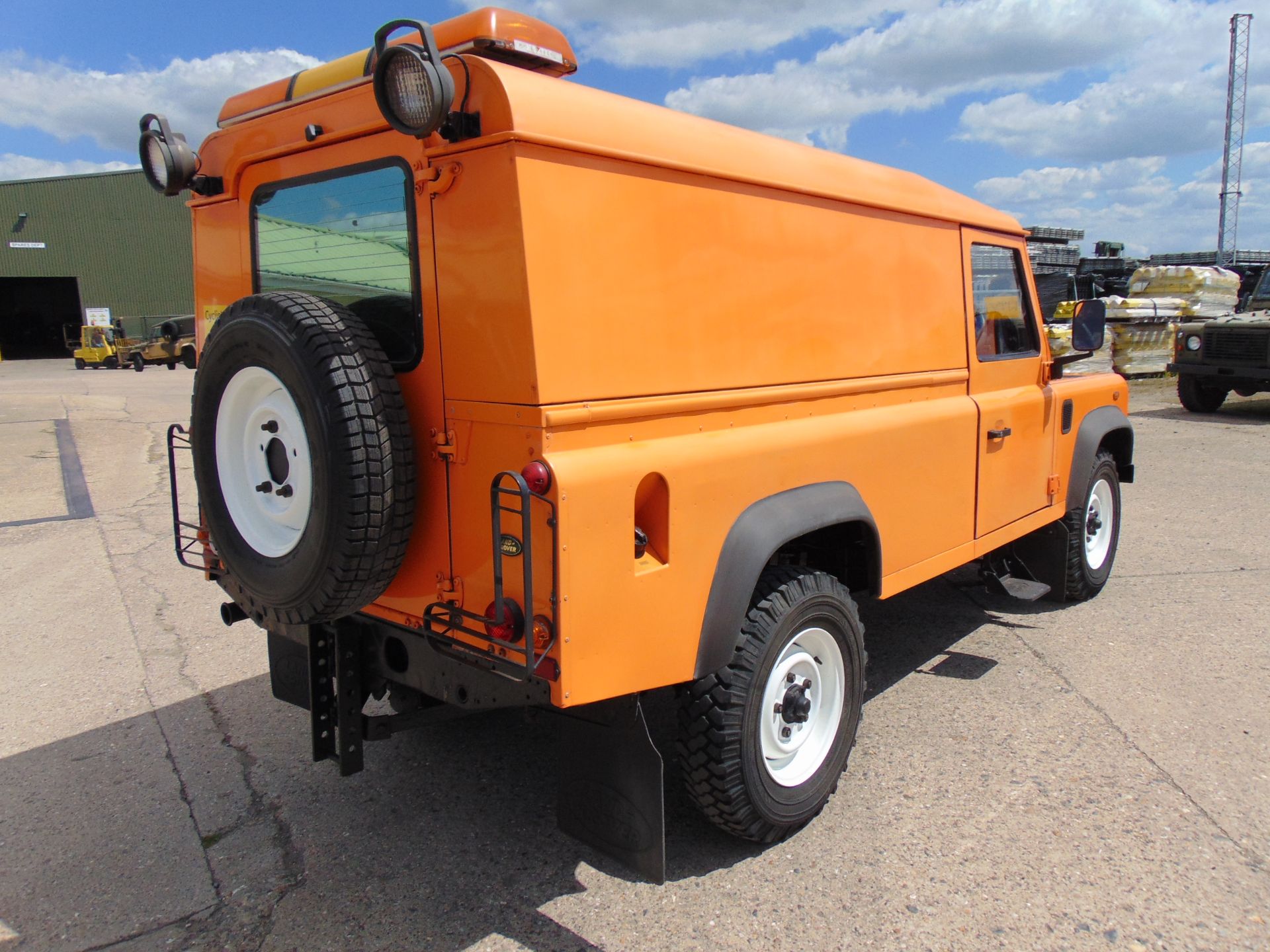 Land Rover 110 TD5 Hard Top - Image 6 of 17