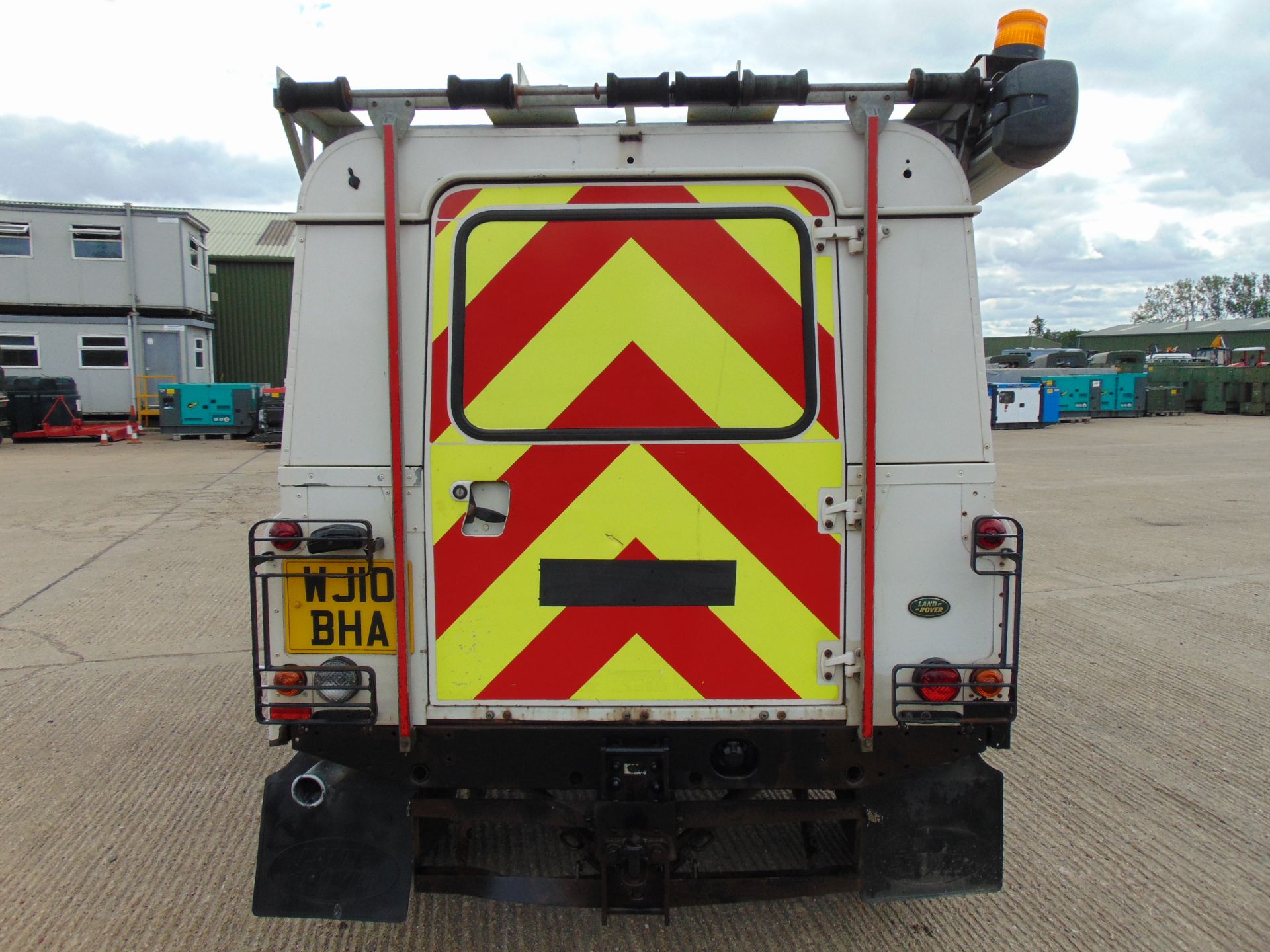Land Rover Defender 110 Puma Hardtop 4x4 Special Utility (Mobile Workshop) complete with Winch - Image 7 of 26