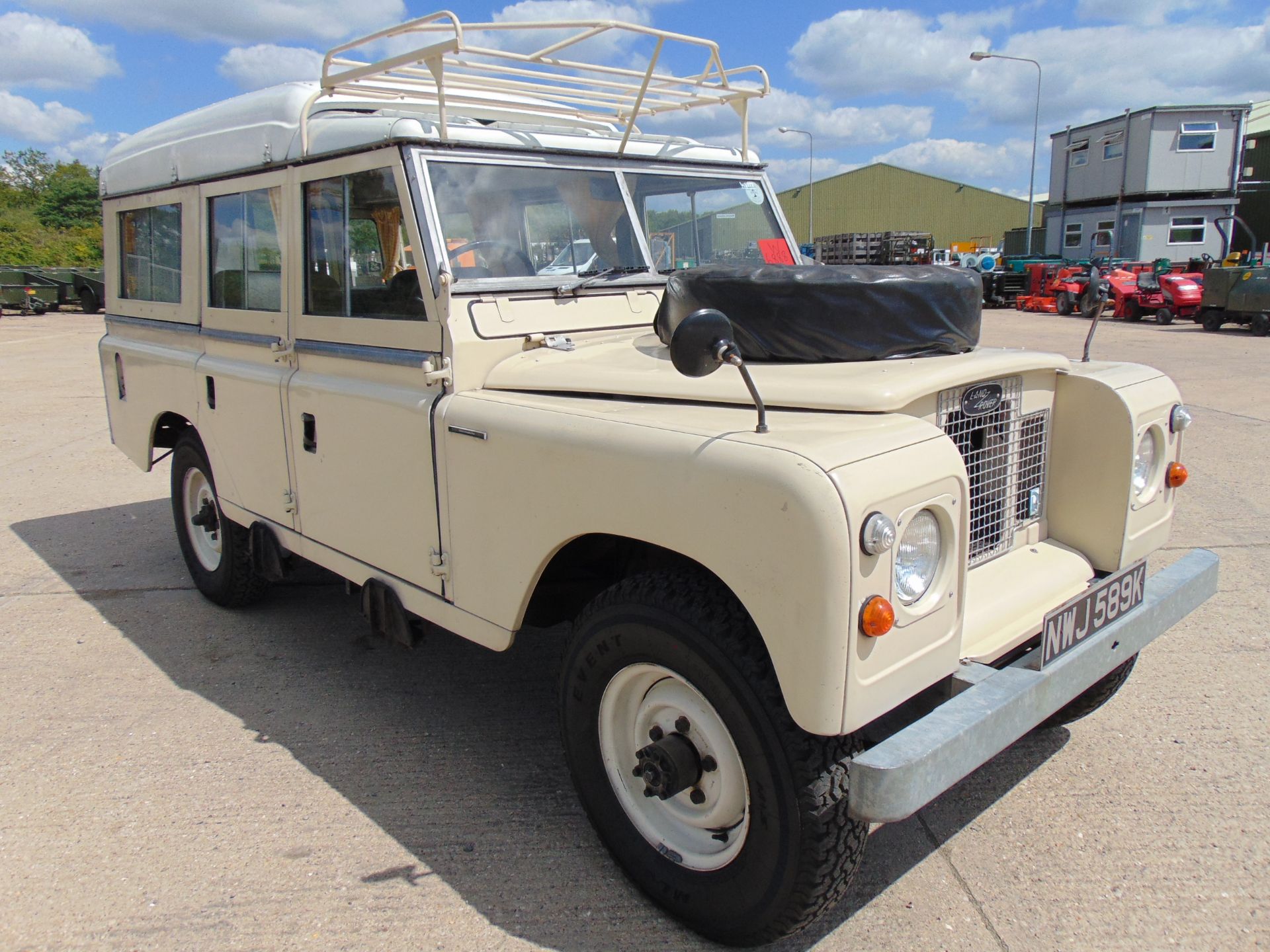 Stunning 1971 Land Rover Series IIA Dormobile Carawagon - Image 9 of 46