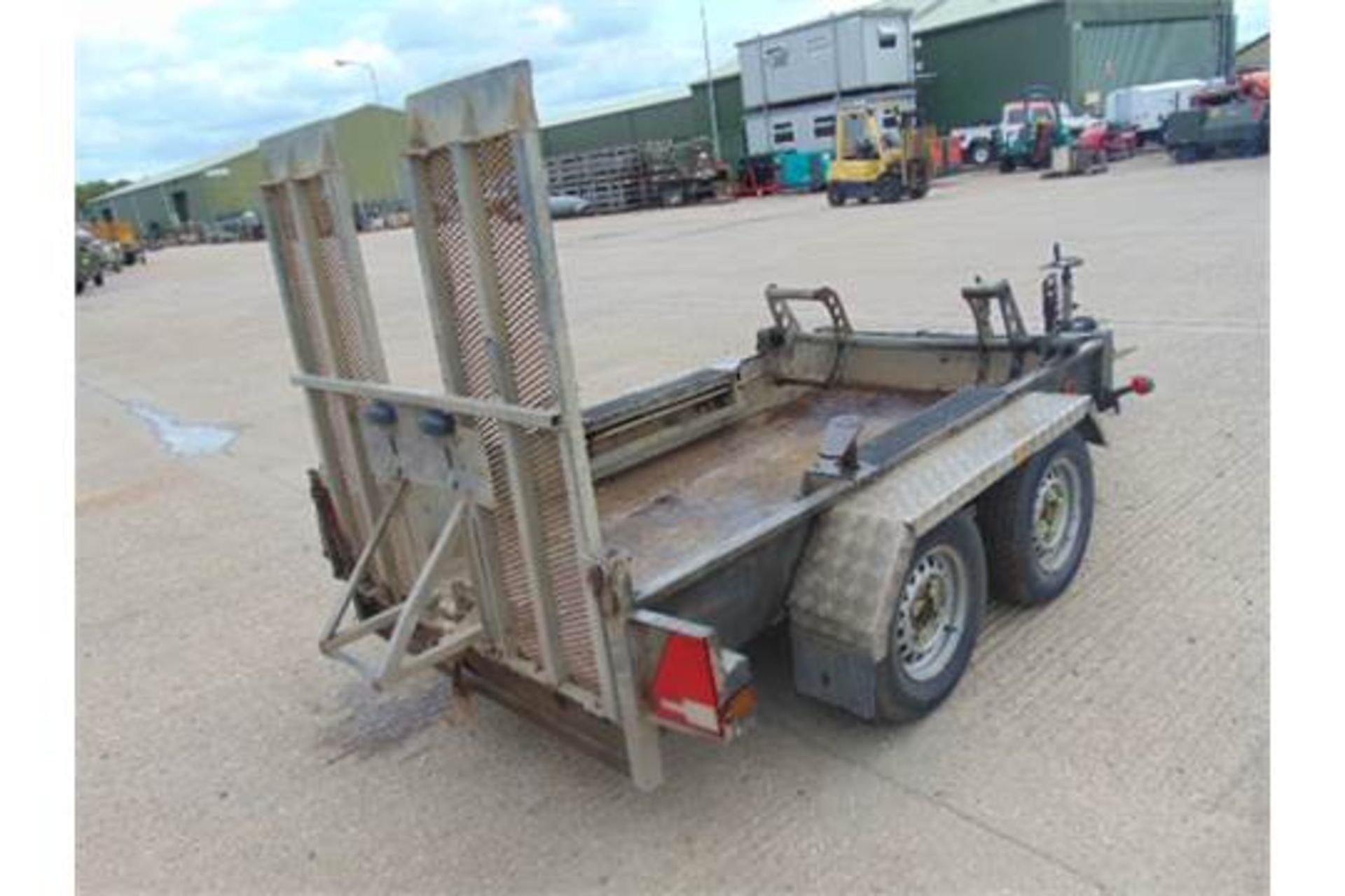 Indespension 2700Kg Twin Axle Galvanised Plant Trailer C/W Track Locks and Rear Ramp - Image 8 of 17