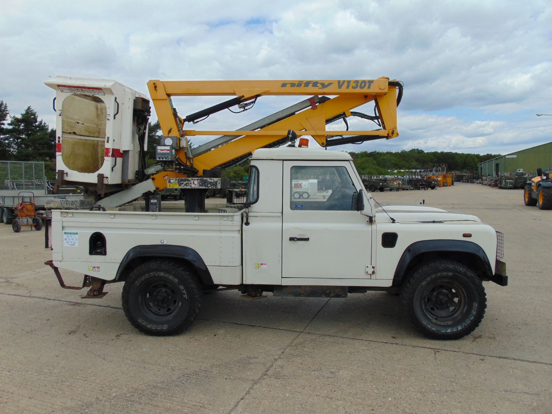 Land Rover Defender 110 High Capacity Cherry Picker - Image 5 of 23