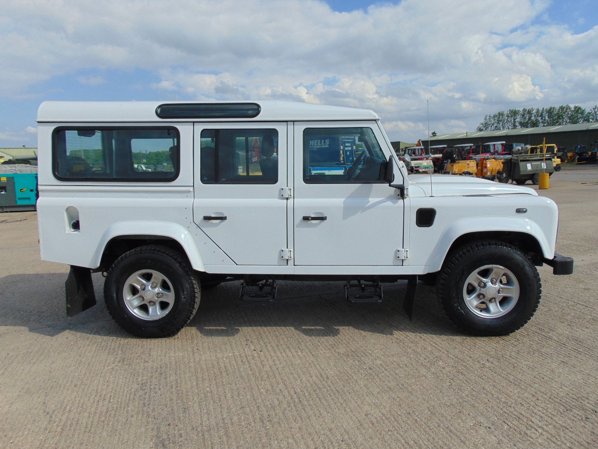 2015 Land Rover Defender 110 5 Door County Station Wagon ONLY 8,712 Miles!!! - Image 5 of 26