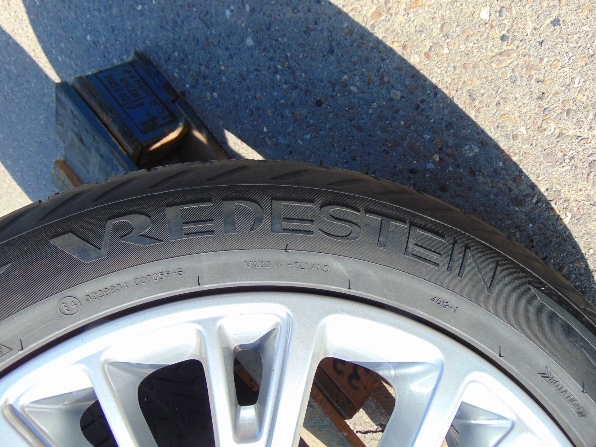 4 x Range Rover Alloy Wheels C/W Vredstein Wintrac 4 Xtreme 255/50 R20 Tyres - Image 6 of 8