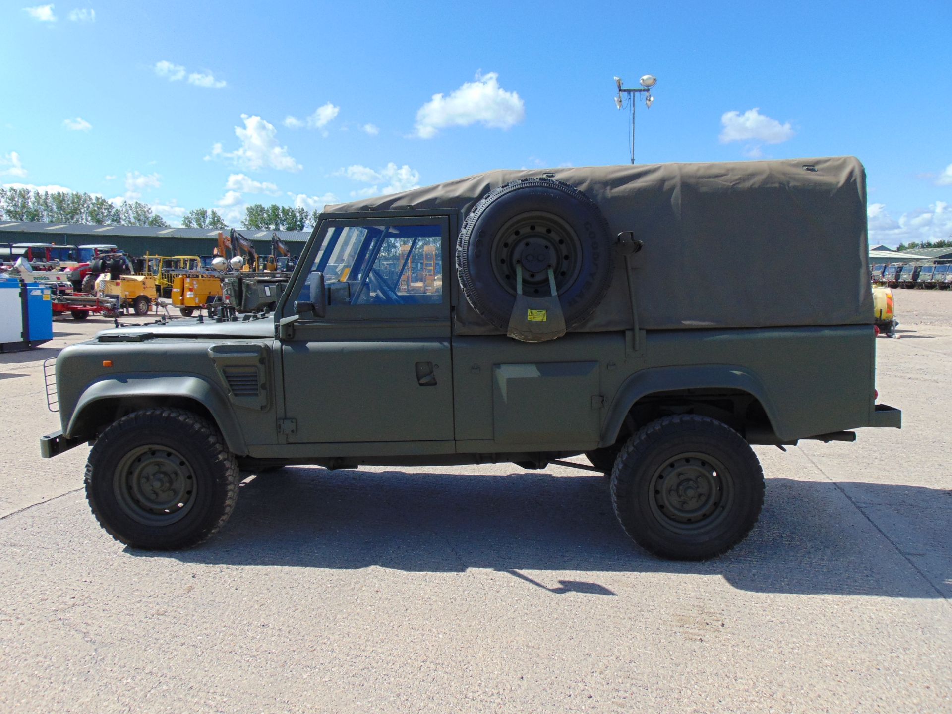 Land Rover Wolf 110 Soft Top - Image 4 of 25