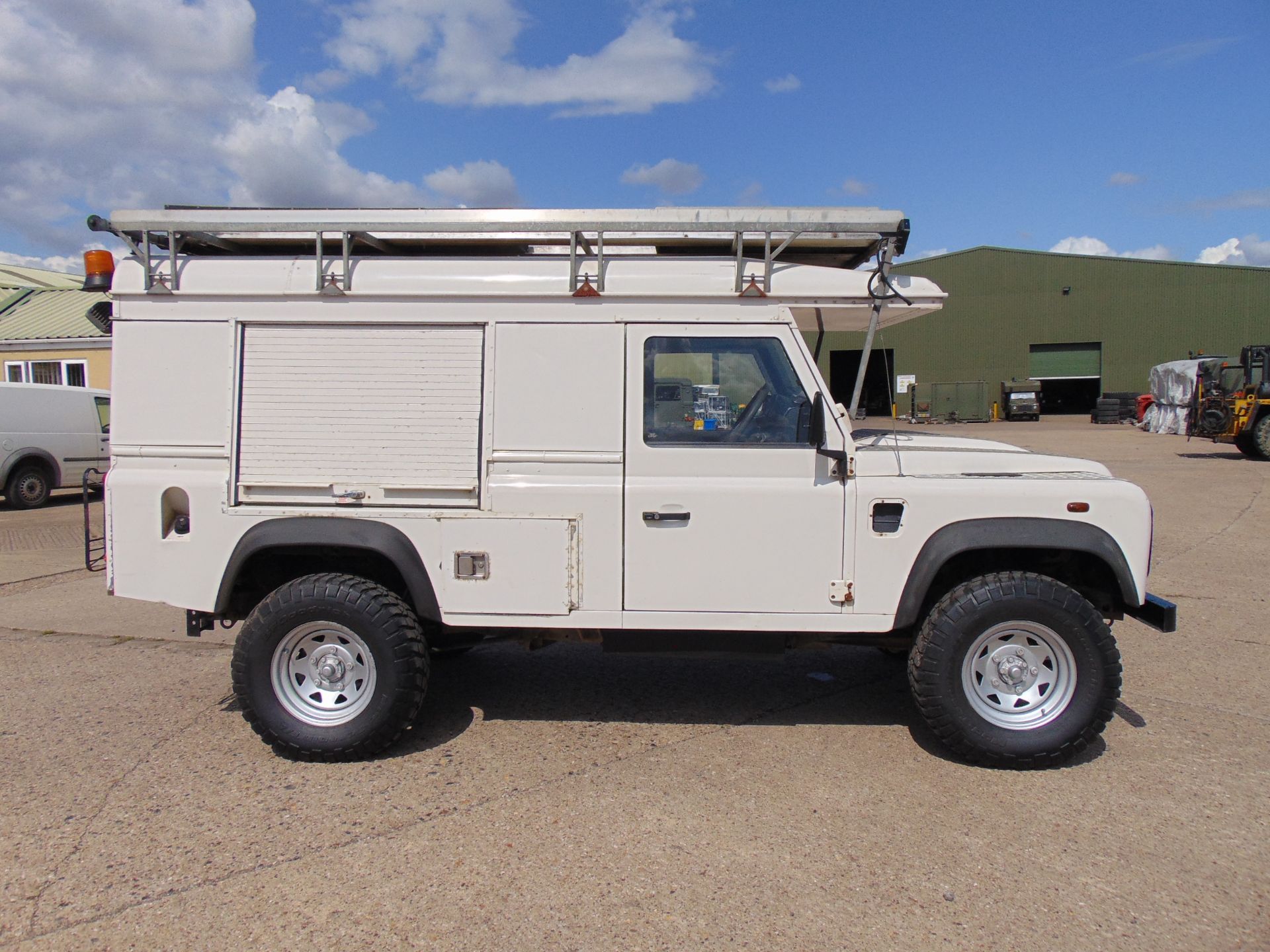 Land Rover Defender 110 Puma Hardtop 4x4 Special Utility (Mobile Workshop) - Image 5 of 24