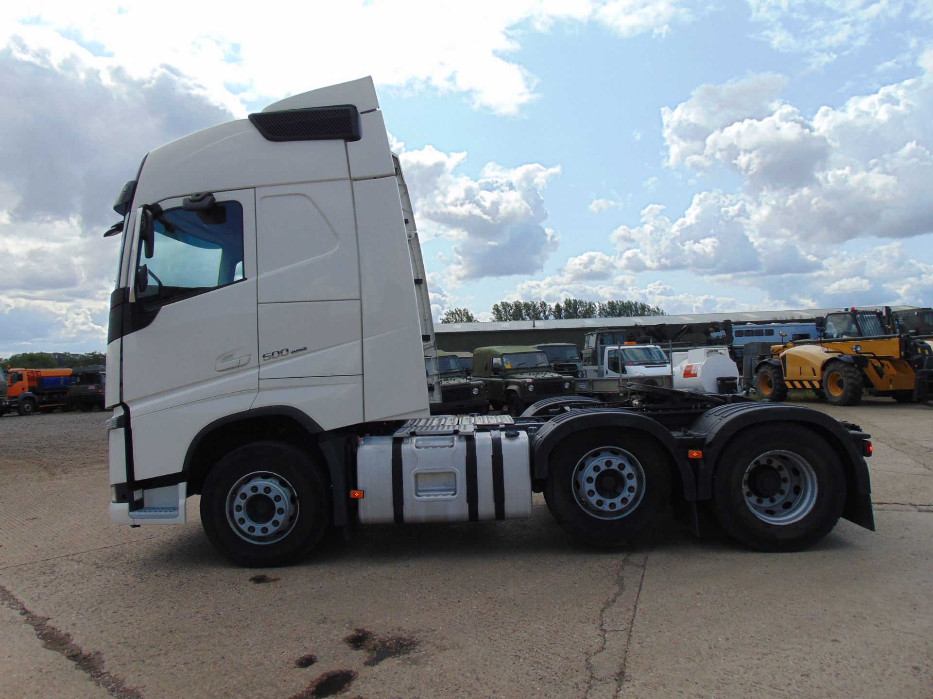 2015 Volvo FH 500 Globetrotter 6x2 44ton Tractor unit - Image 4 of 27