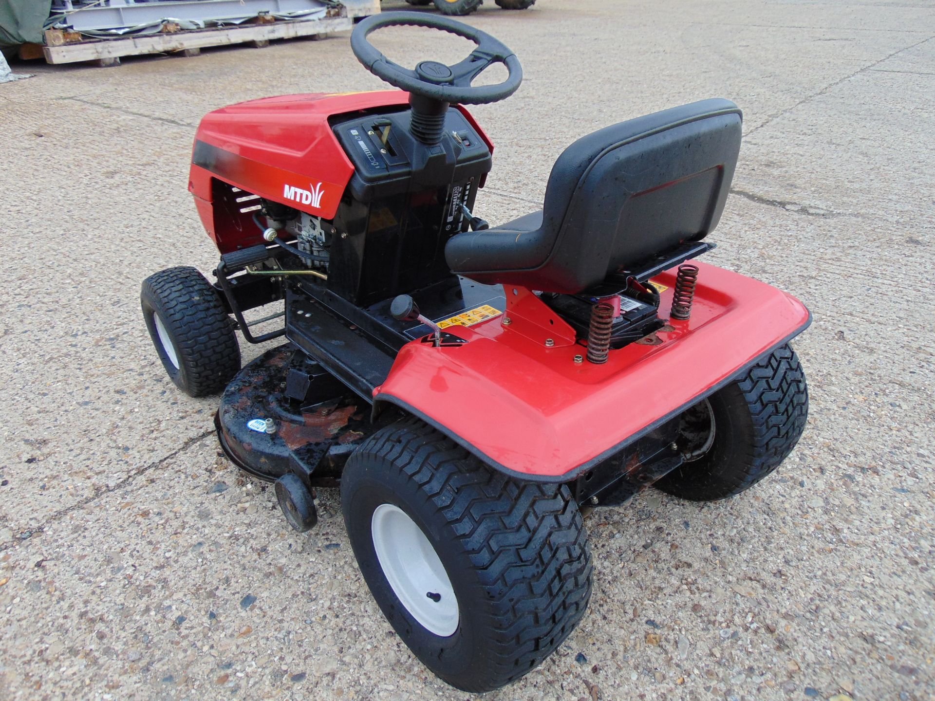 MTD RS 115/96B Ride On Lawn Mower - Image 8 of 15