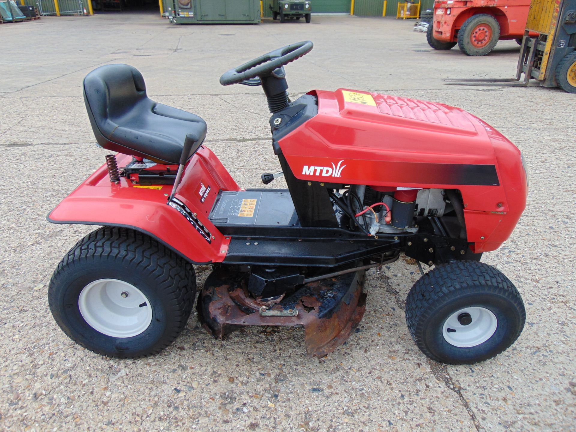 MTD RS 115/96B Ride On Lawn Mower - Image 5 of 15