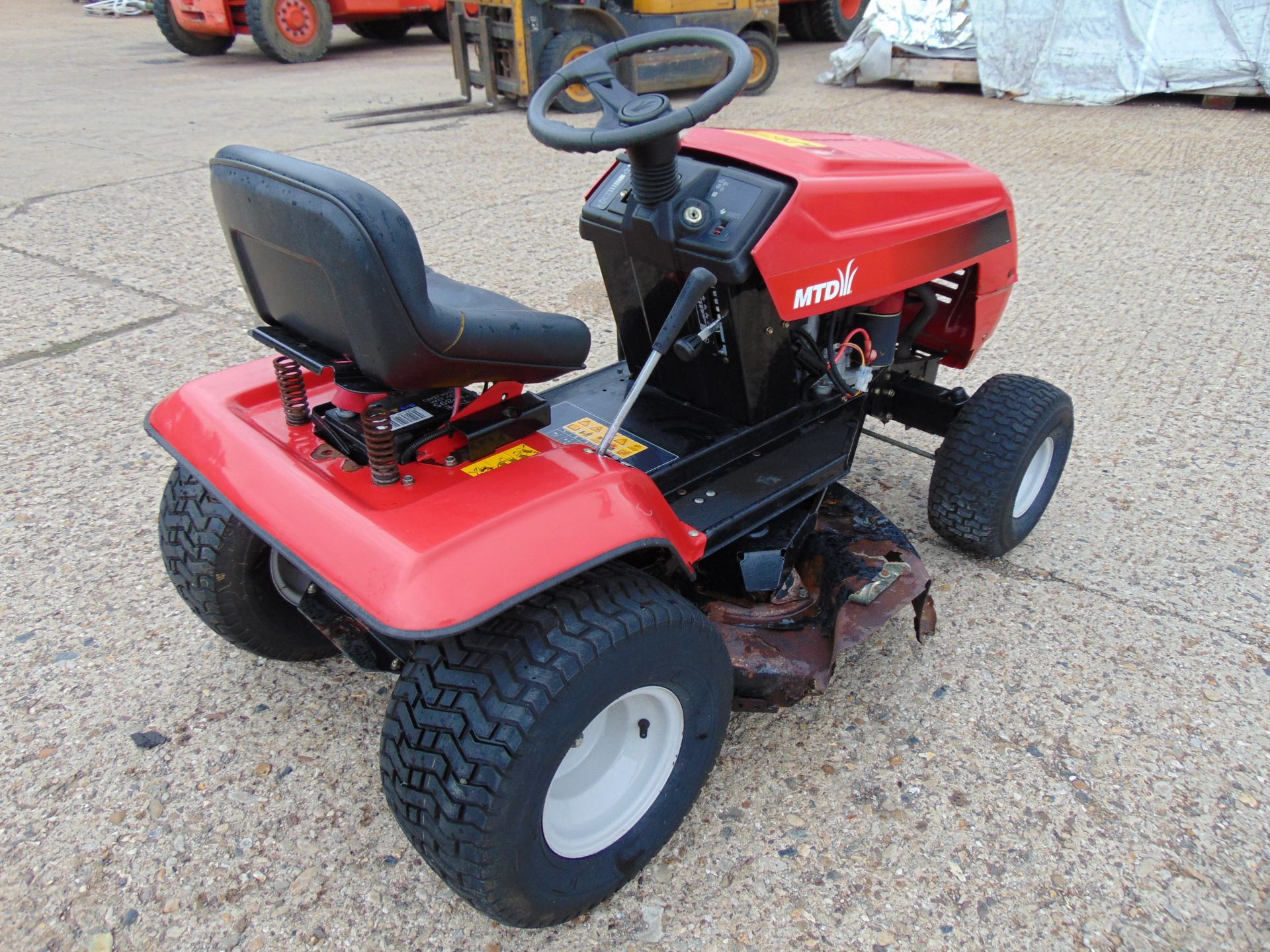 MTD RS 115/96B Ride On Lawn Mower - Image 6 of 15