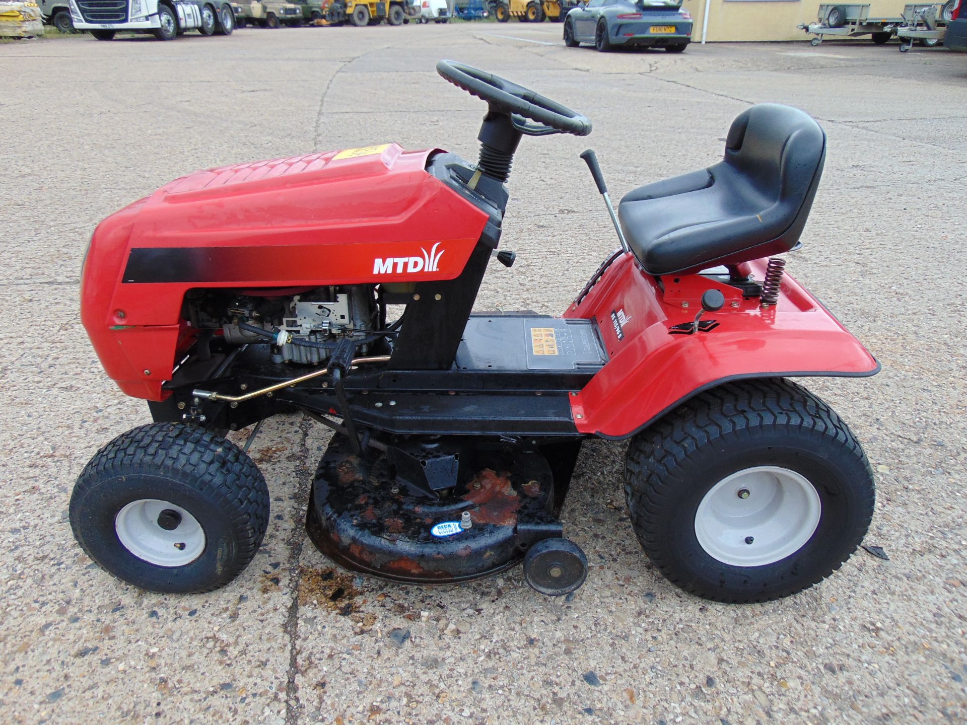 MTD RS 115/96B Ride On Lawn Mower - Image 4 of 15