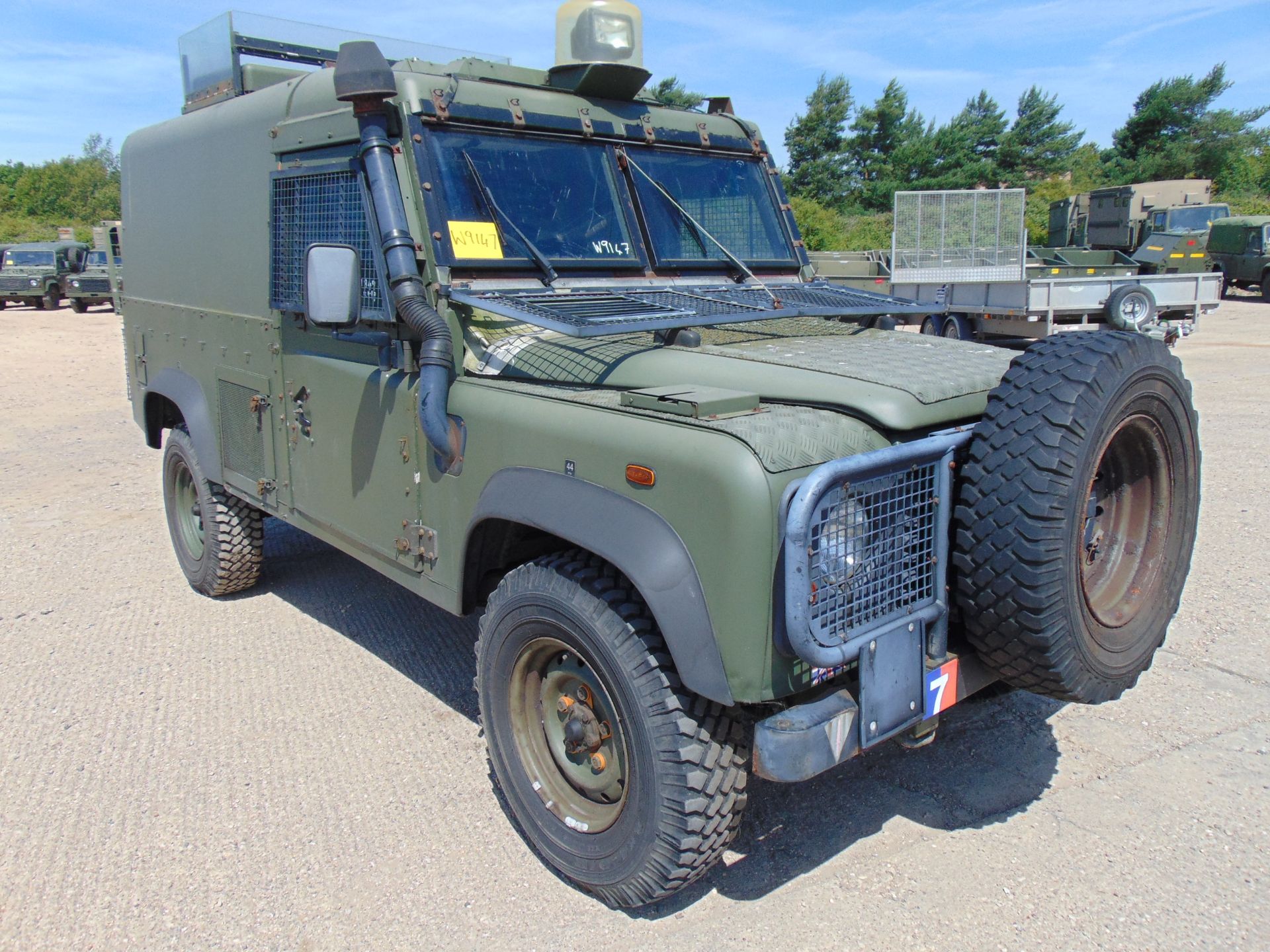 Land Rover 110 300TDi Snatch-2A