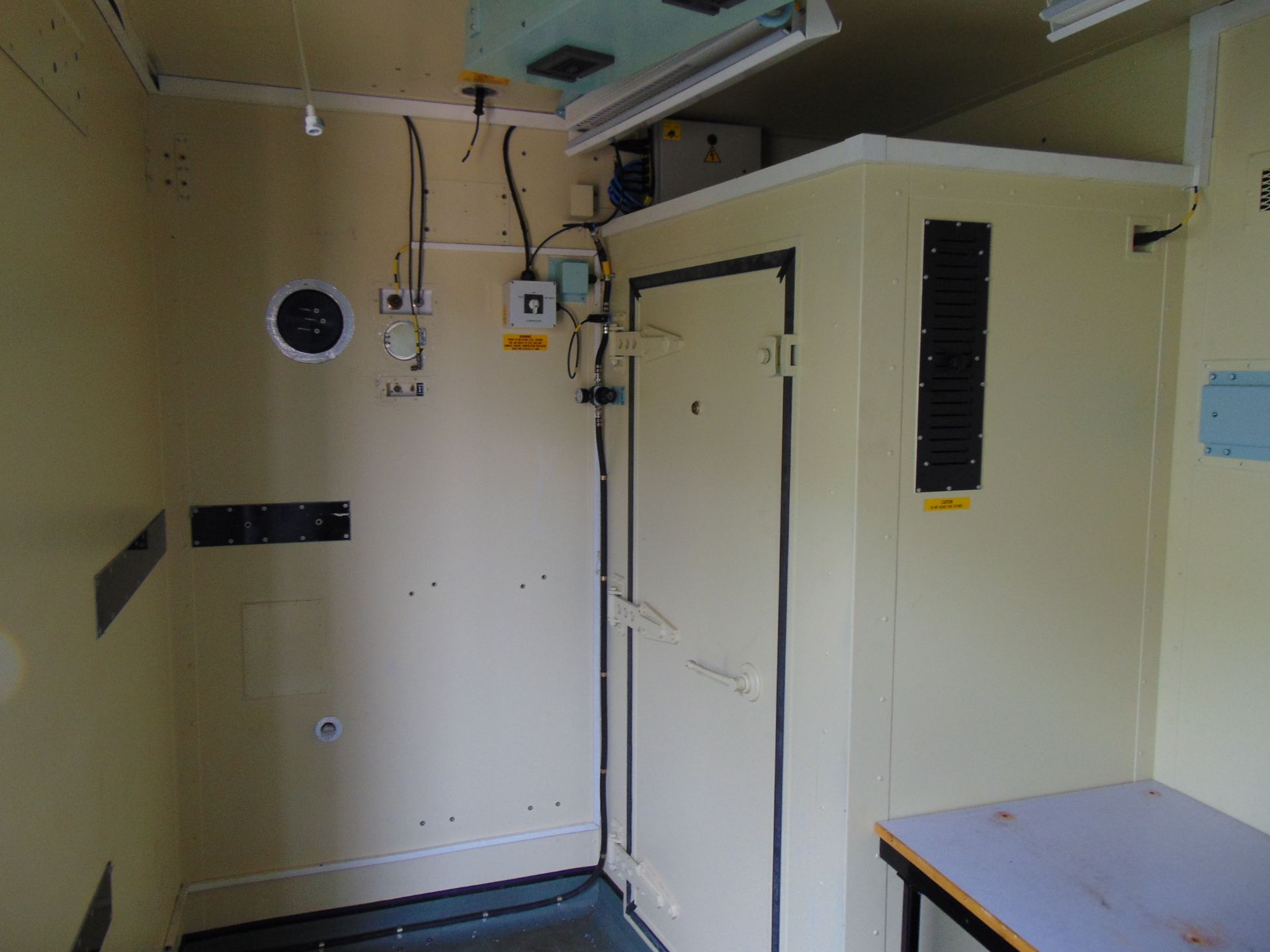 Demountable Workshop/Communications Cabin - Image 19 of 21