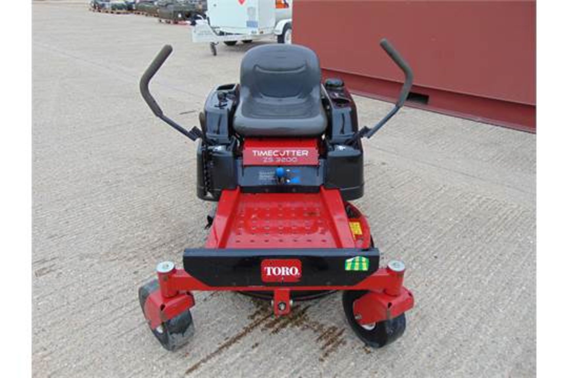 Toro ZS 3200S Timecutter Zero Turn Ride on Lawnmower - Image 2 of 14