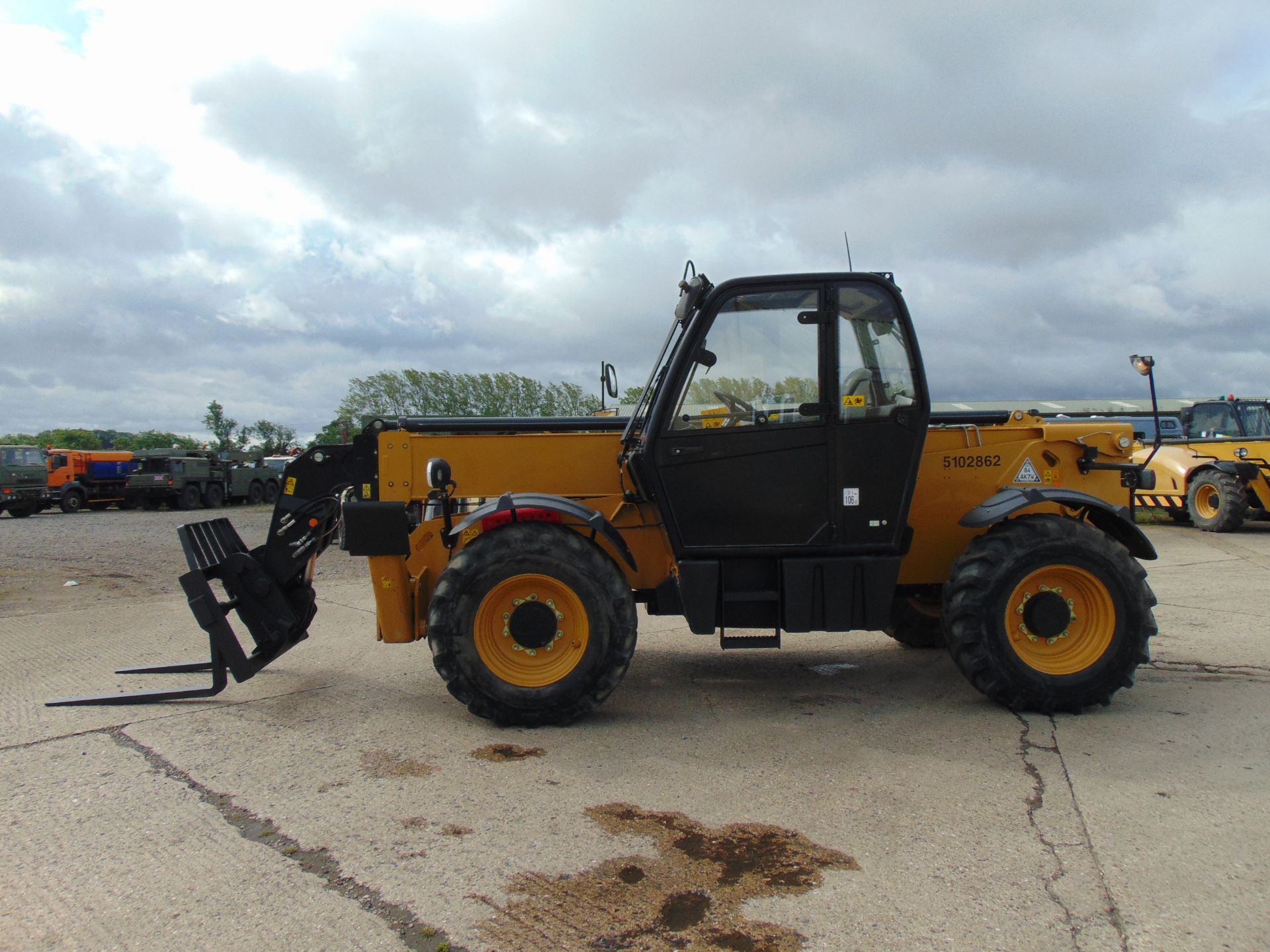 2014 Caterpillar TH414C GC 3.6 ton Telehandler - Image 8 of 18