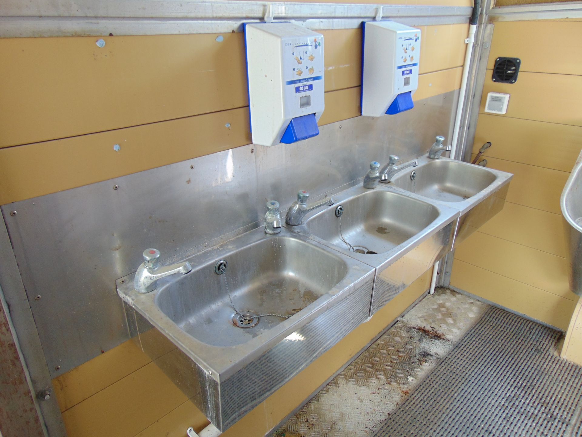 Acclimatise Mobile Tactical Base Ablution Unit - Image 13 of 38