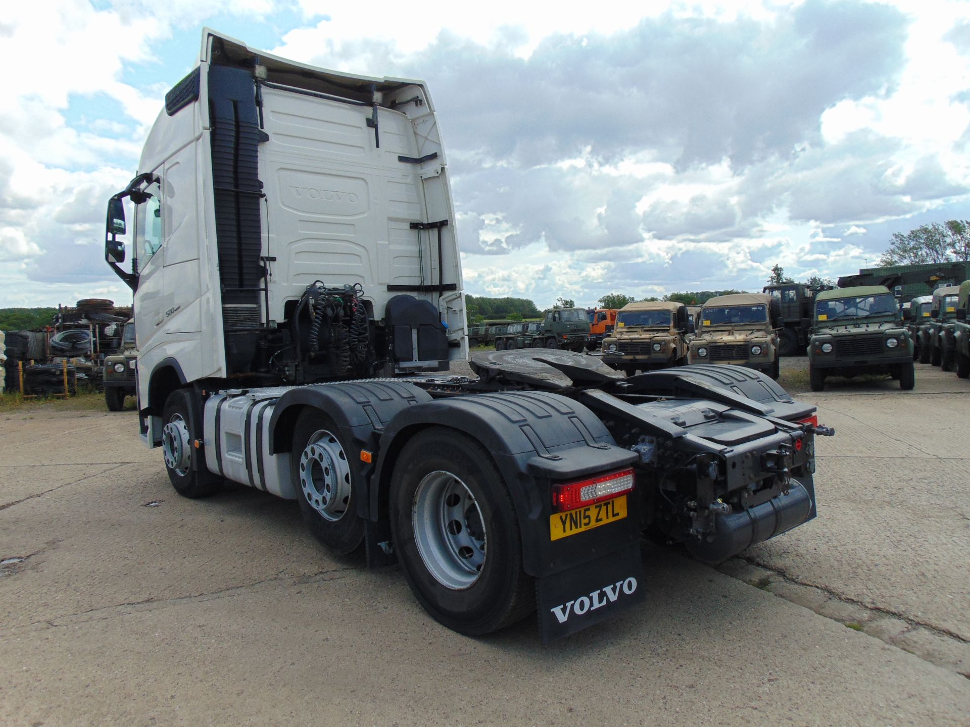 2015 Volvo FH 500 Globetrotter 6x2 44ton Tractor unit - Image 8 of 27