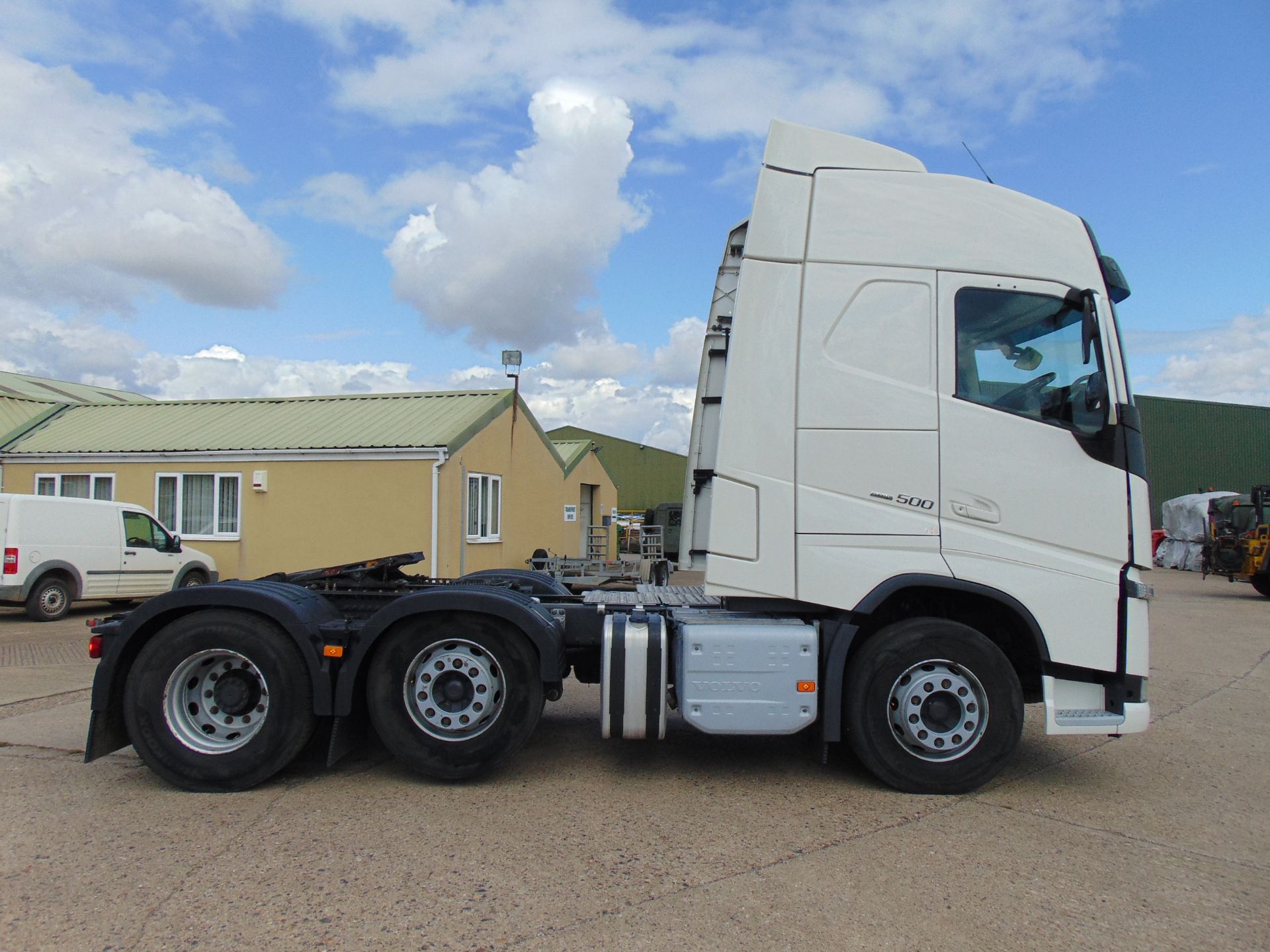 2015 Volvo FH 500 Globetrotter 6x2 44ton Tractor unit - Image 5 of 27