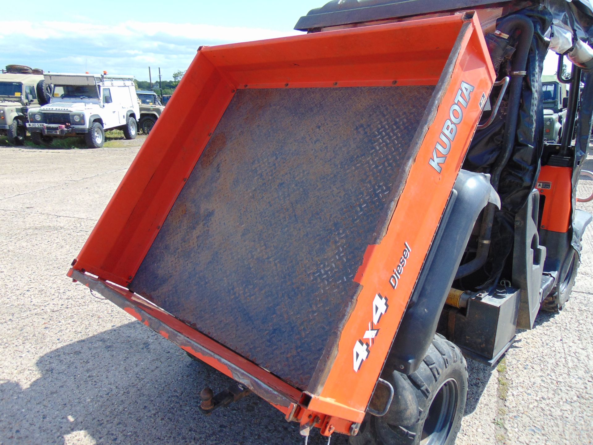 Kubota RTV900 4WD Utility ATV c/w Electric Hydraulic Rear Tipping Body ONLY 1128 HOURS! - Image 10 of 17
