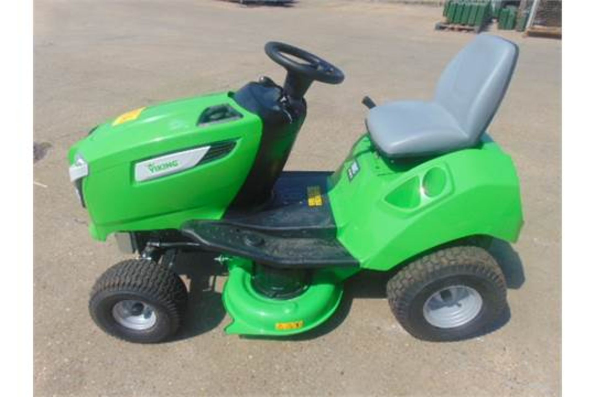 Unused Viking MT 4097 SX Lawn Tractor - Image 2 of 22