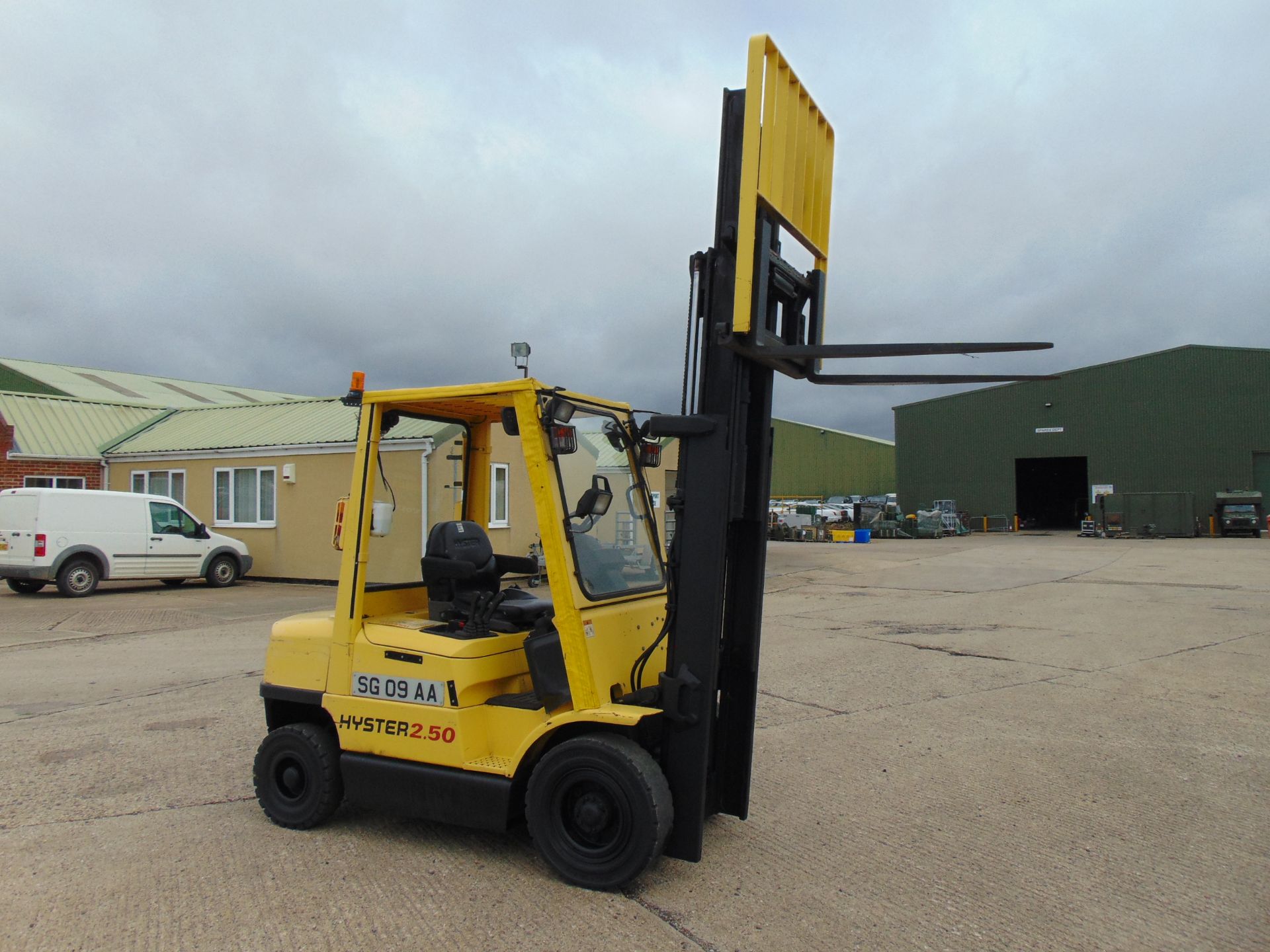 Hyster H2.50XM Counter Balance Diesel Forklift C/W Side Shift ONLY 763 Hours! - Image 2 of 20