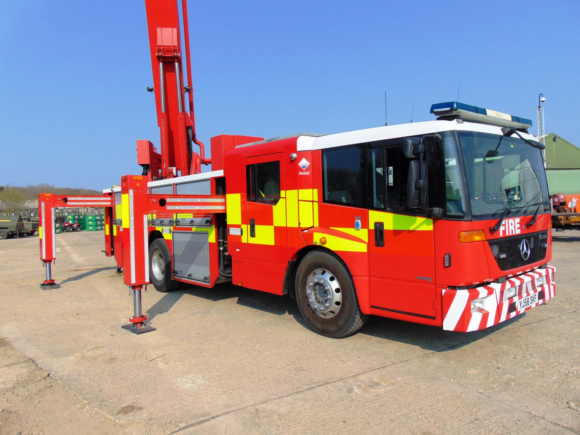 Mercedes Econic 2633 Aerial Rescue Fire Fighting Appliance - Image 14 of 57