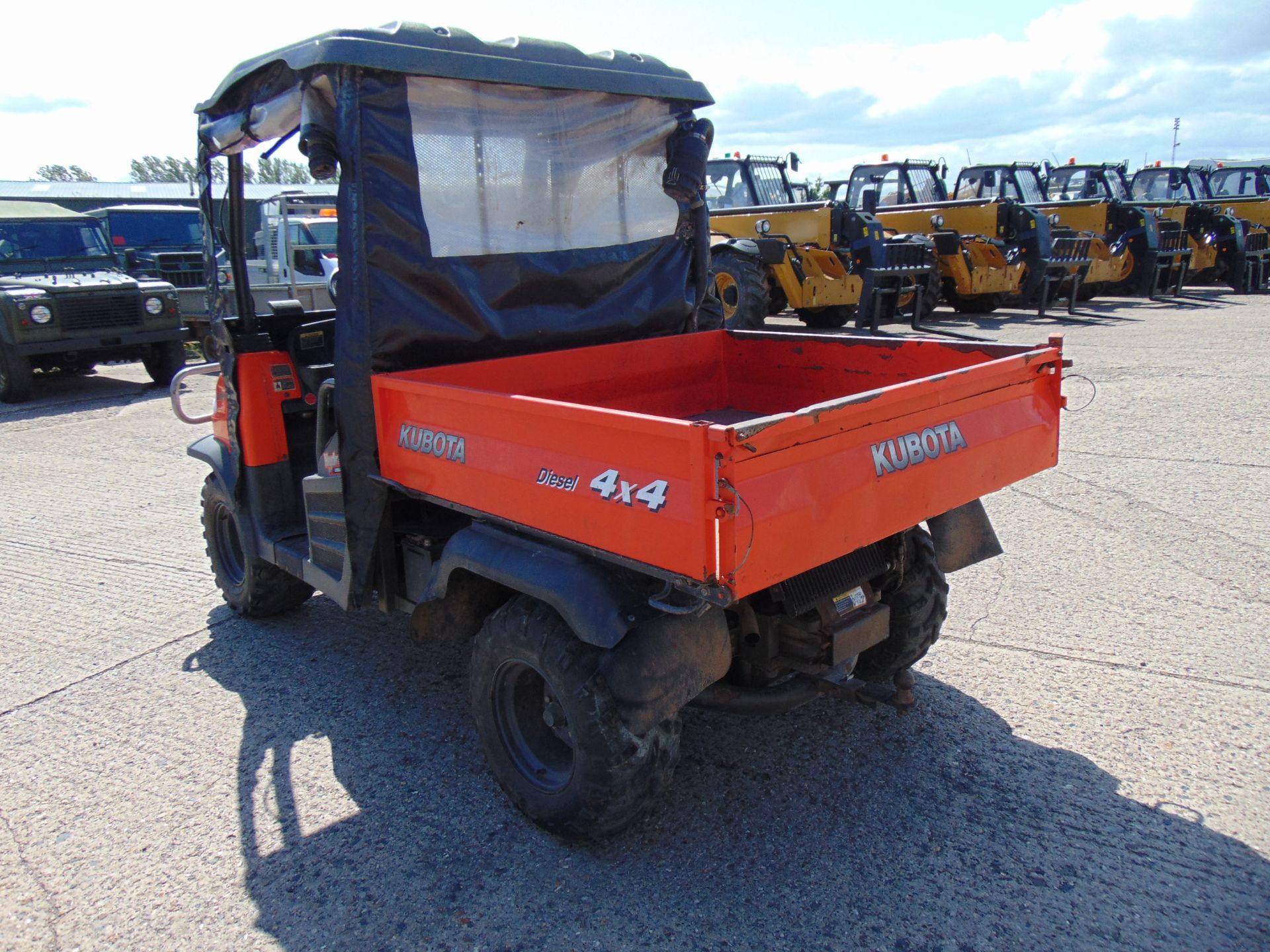 Kubota RTV900 4WD Utility ATV c/w Electric Hydraulic Rear Tipping Body ONLY 1128 HOURS! - Image 8 of 17