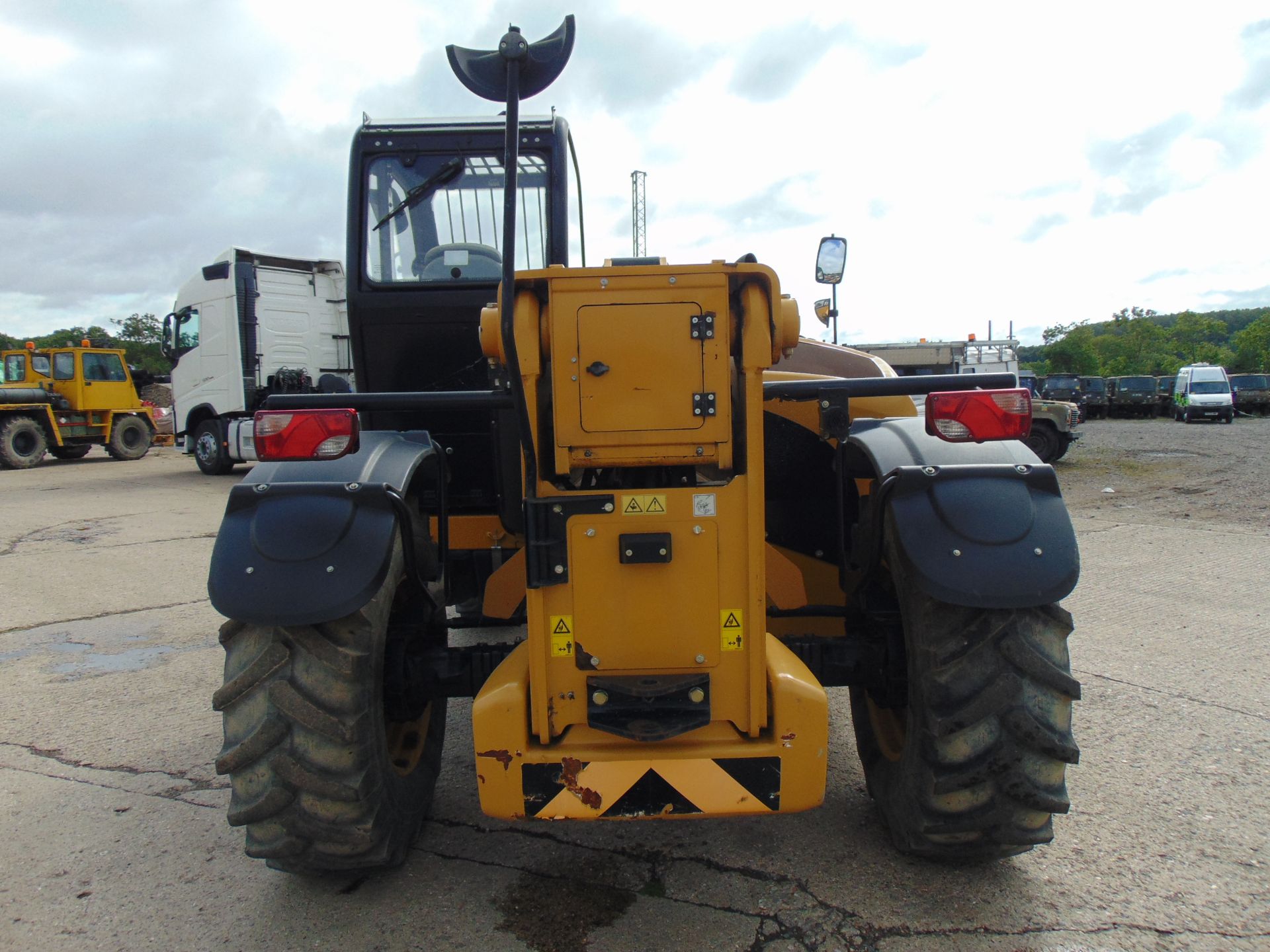 2014 Caterpillar TH414C GC 3.6 ton Telehandler - Image 11 of 18