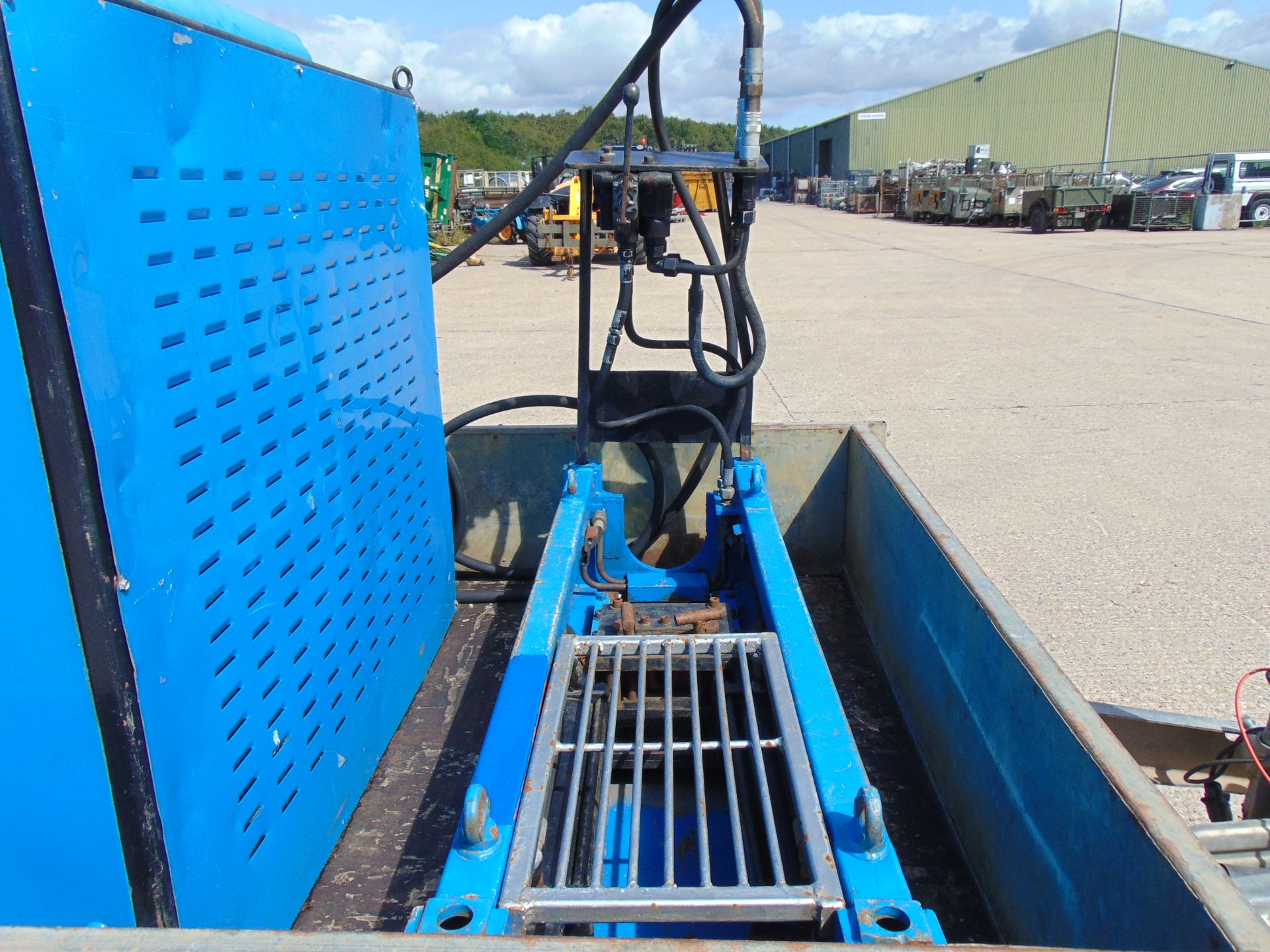 Grundoburst Trailer Mounted 40 ton Pipe Bursting Rig and Hoses - Image 8 of 24