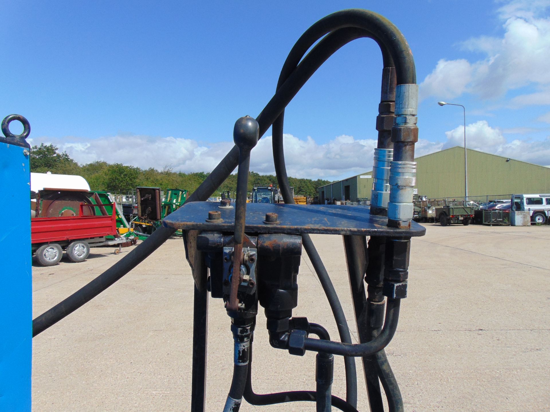 Grundoburst Trailer Mounted 40 ton Pipe Bursting Rig and Hoses - Image 12 of 24