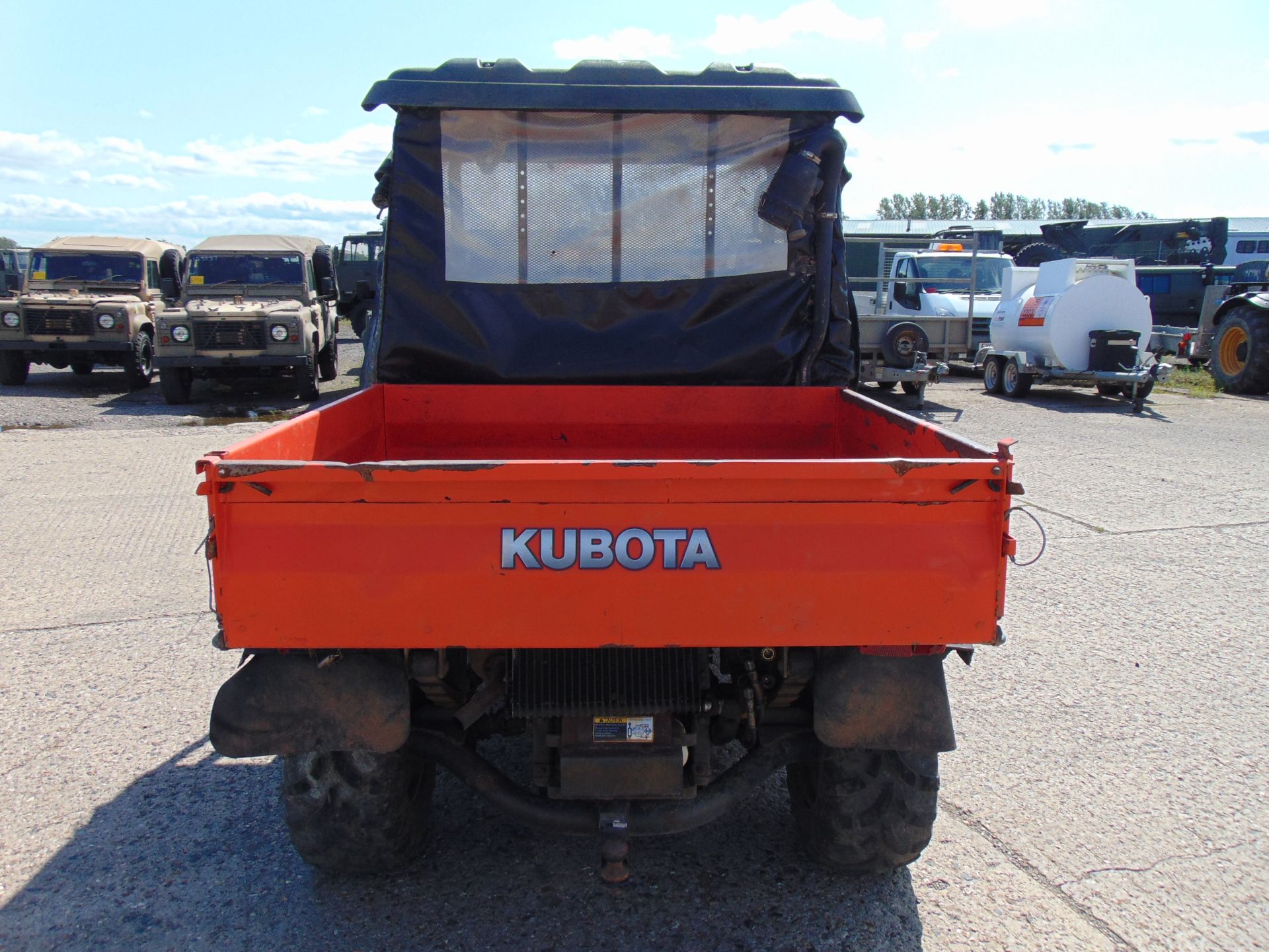 Kubota RTV900 4WD Utility ATV c/w Electric Hydraulic Rear Tipping Body ONLY 1128 HOURS! - Image 7 of 17