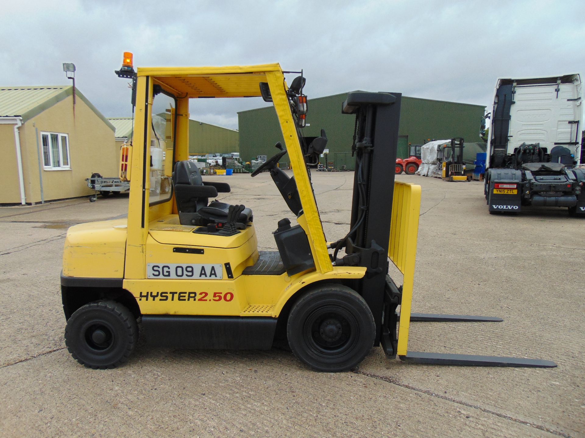 Hyster H2.50XM Counter Balance Diesel Forklift C/W Side Shift ONLY 763 Hours! - Image 7 of 20