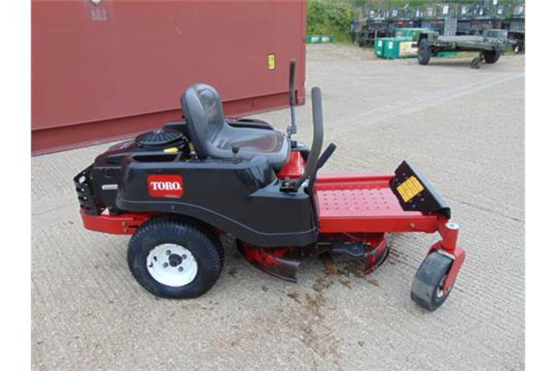 Toro ZS 3200S Timecutter Zero Turn Ride on Lawnmower - Image 5 of 14