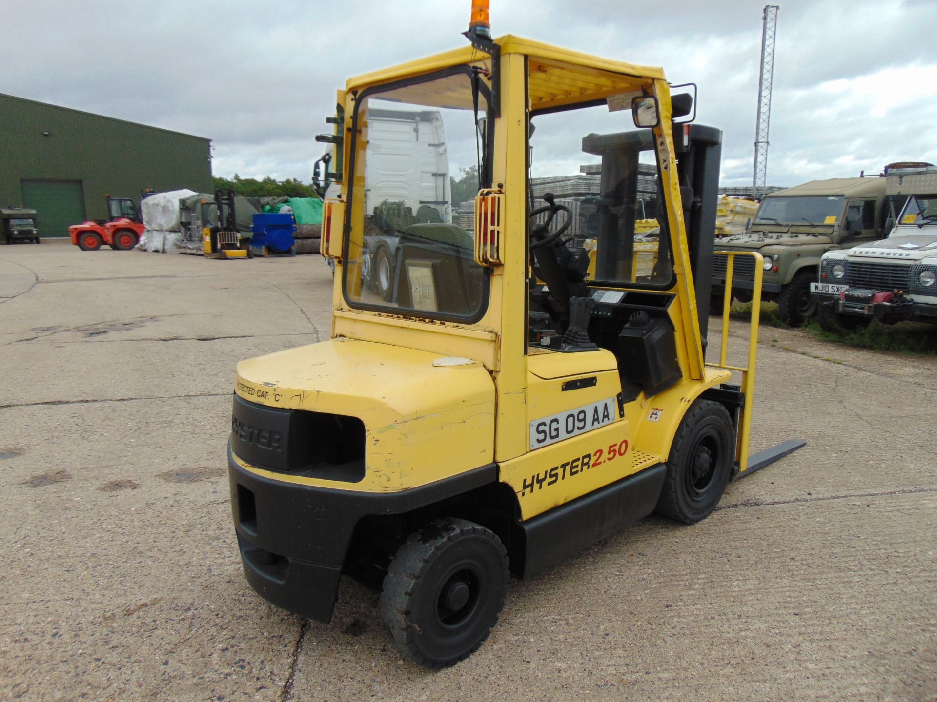 Hyster H2.50XM Counter Balance Diesel Forklift C/W Side Shift ONLY 763 Hours! - Image 8 of 20