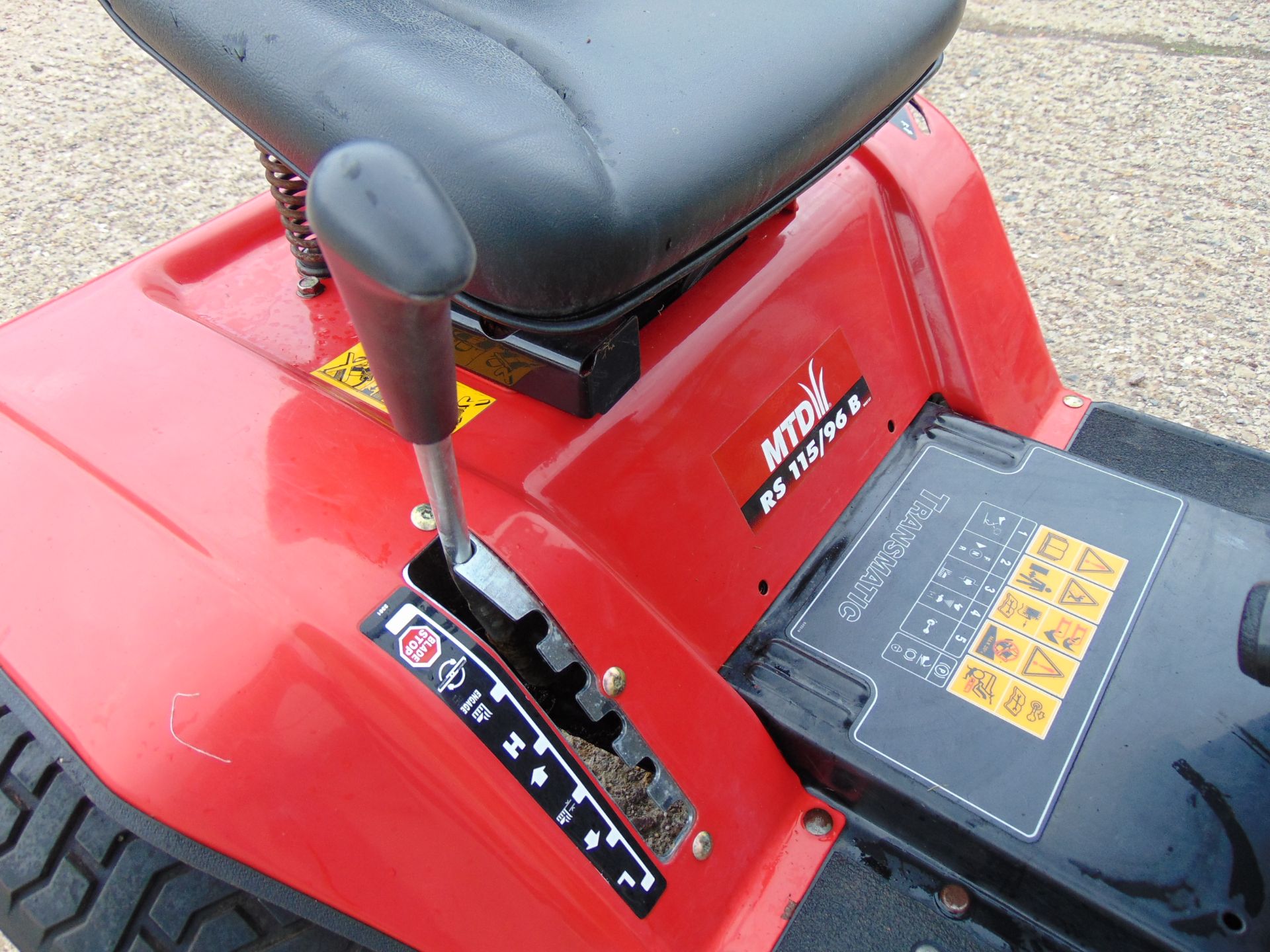 MTD RS 115/96B Ride On Lawn Mower - Image 9 of 15