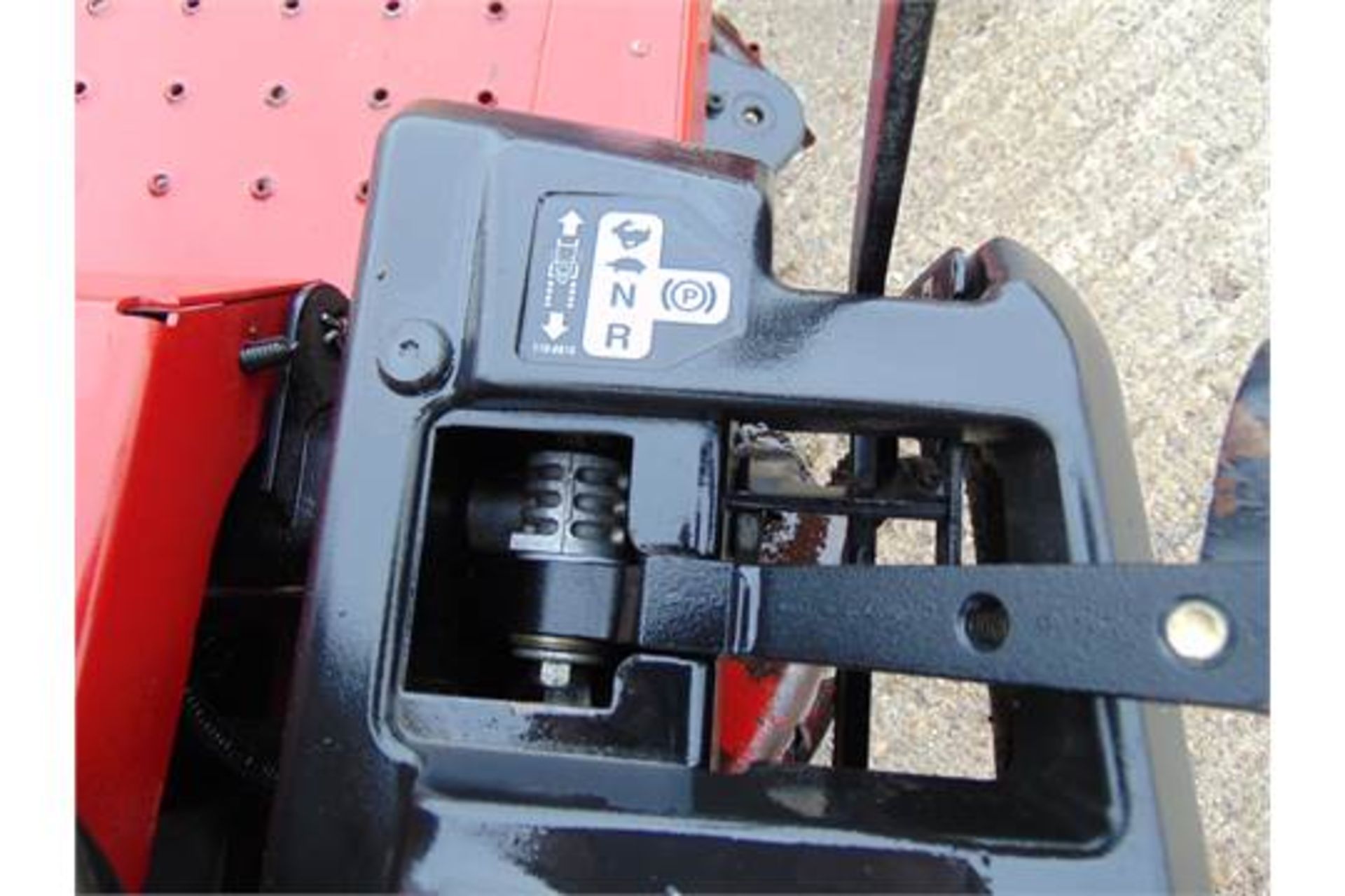 Toro ZS 3200S Timecutter Zero Turn Ride on Lawnmower - Image 10 of 14