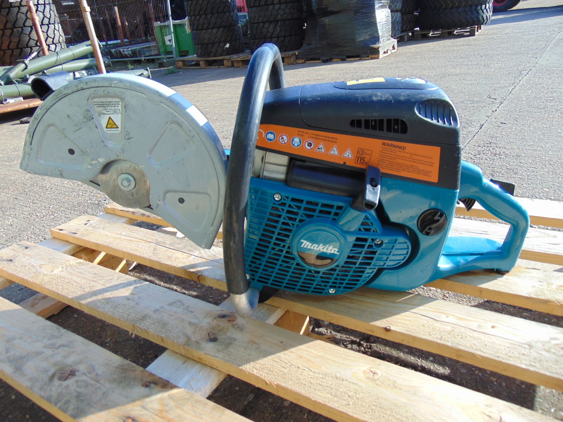 Makita DPC6430 Petrol Disc Cutter - Image 5 of 8