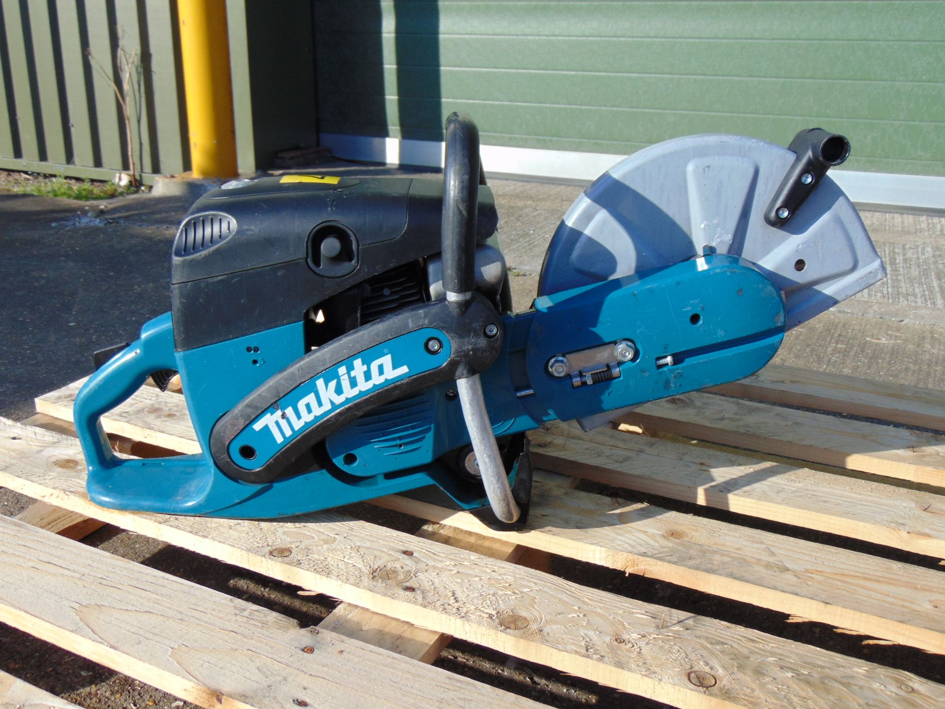 Makita DPC6430 Petrol Disc Cutter - Image 2 of 8