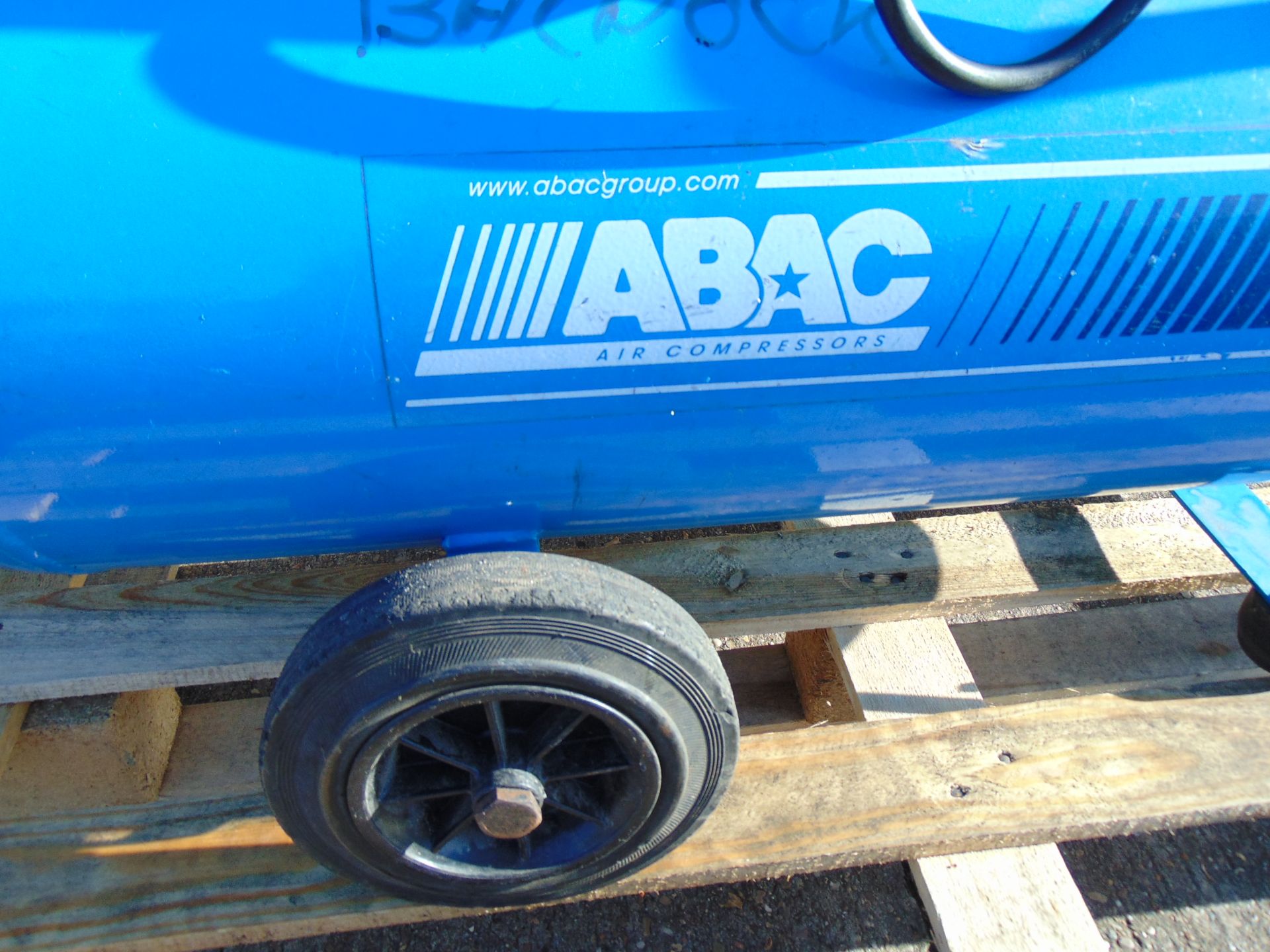 ABAC B 2800B-60 cm 3 V240 Kompex Mobile Air Compressor - Image 8 of 9
