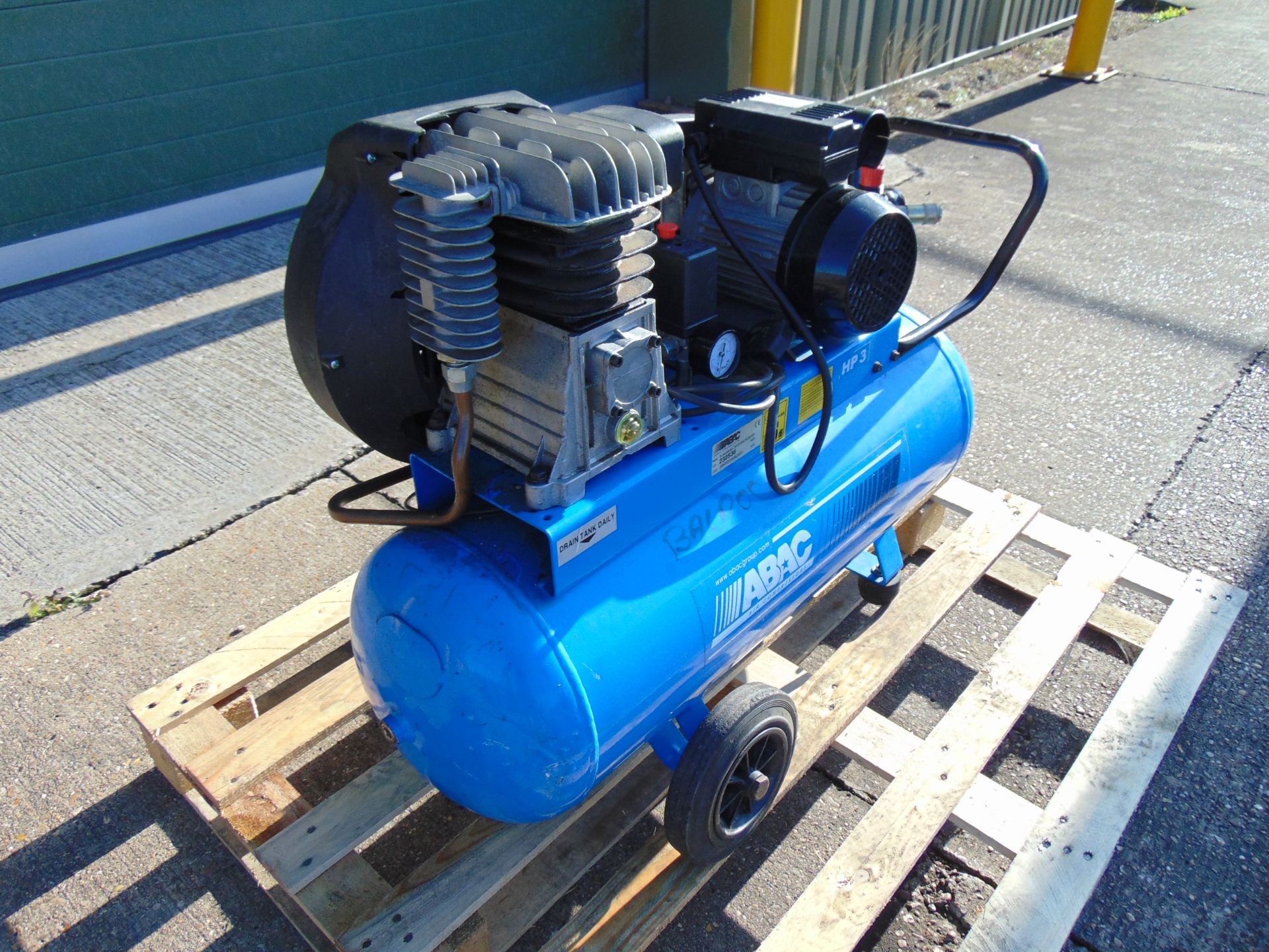 ABAC B 2800B-60 cm 3 V240 Kompex Mobile Air Compressor - Image 4 of 9