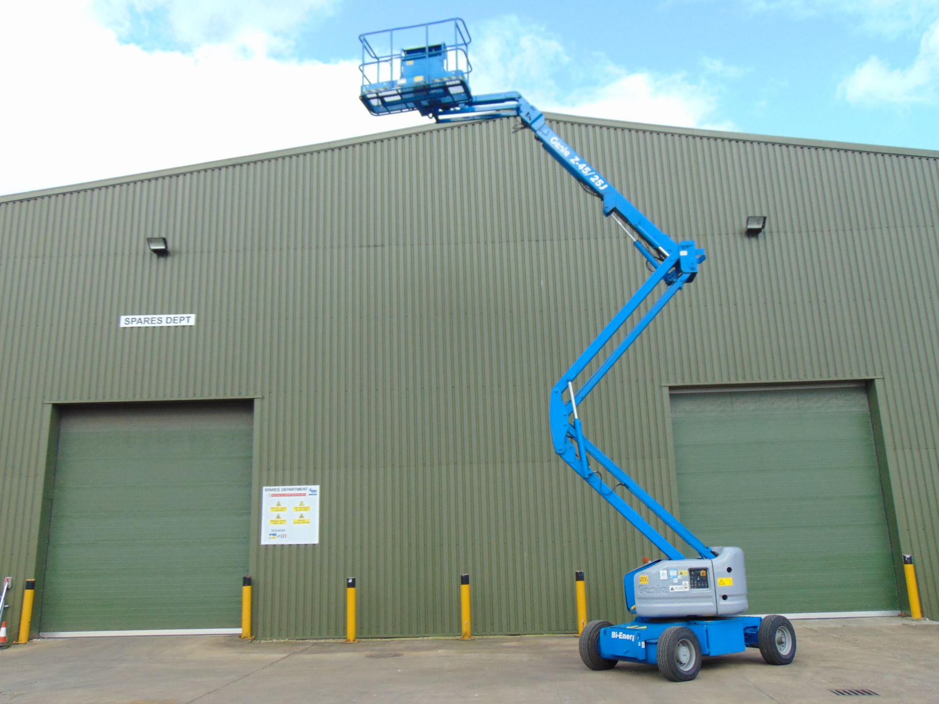 2005 Genie Z45-25J Diesel Articulated Boom Lift ONLY 775 HOURS - Image 2 of 24