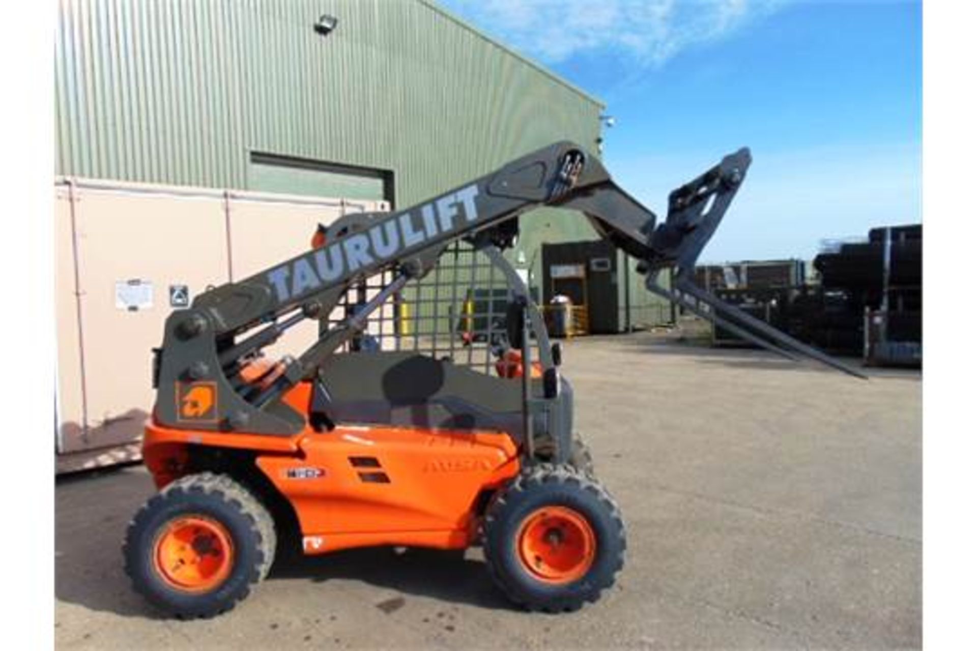 2010 Ausa Taurulift T133H 4WD Compact Forklift with Pallet Tines - Image 14 of 23