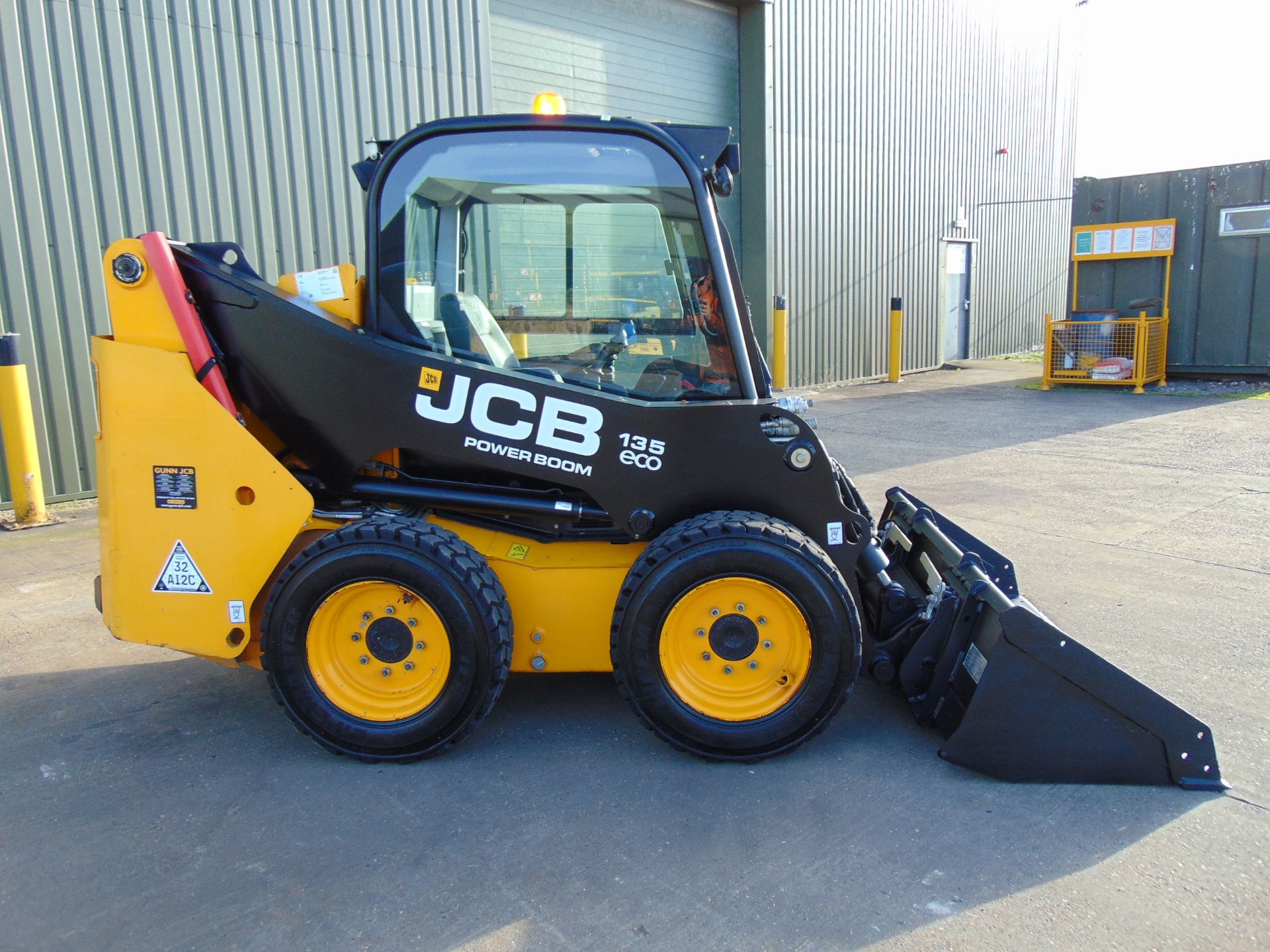 2014 JCB 135 ECO T4 Skid Steer Loader ONLY 218 HOURS! - Image 2 of 25