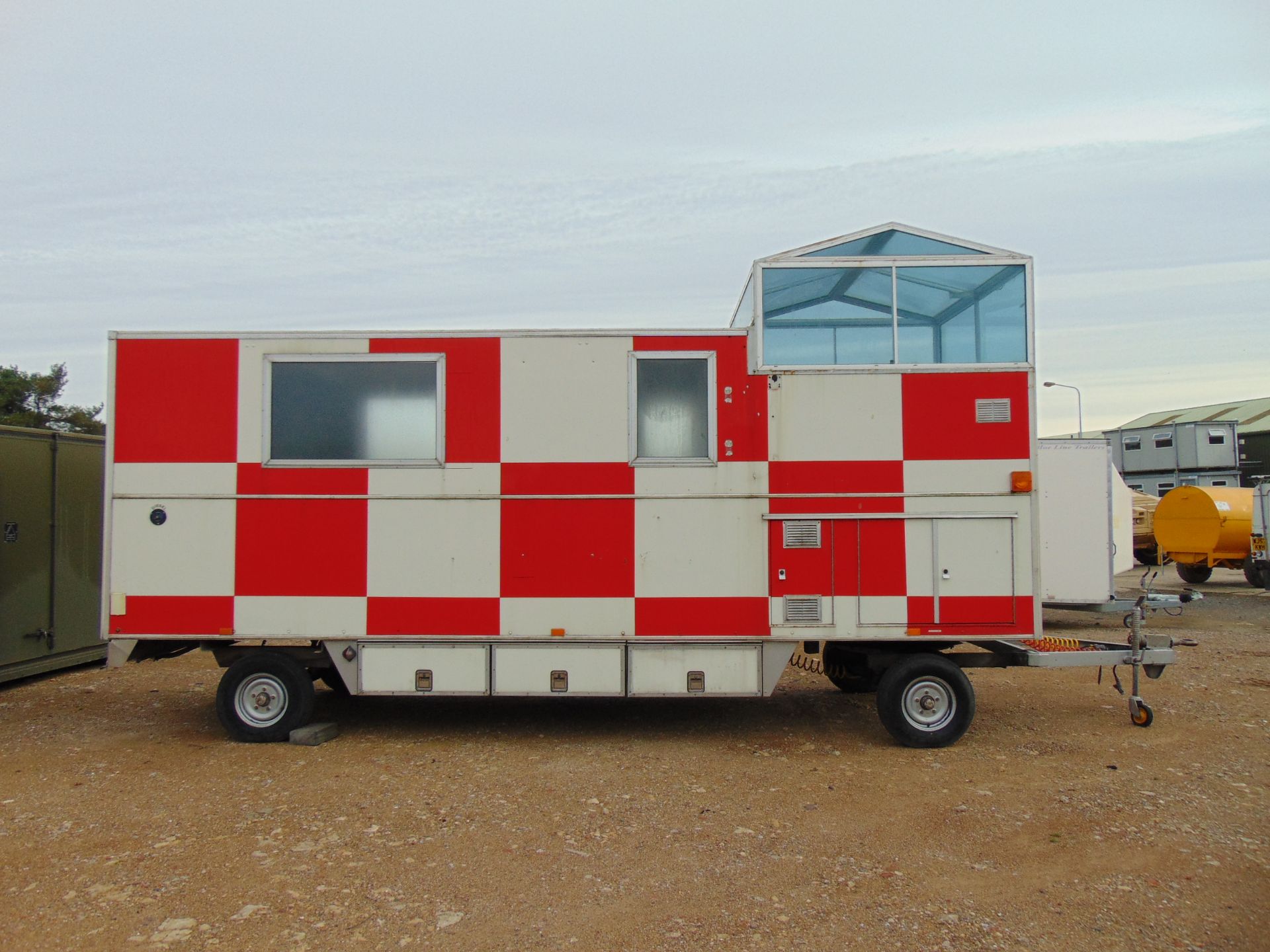 Ex Royal Air Force Mobile Observation and Command Centre - Image 5 of 21